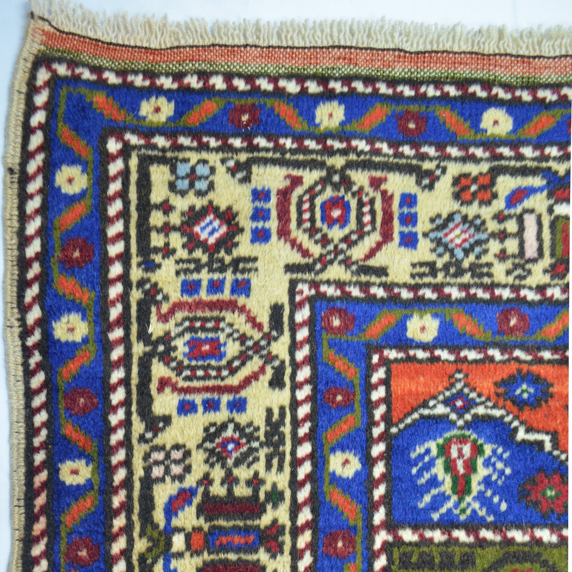 Taşpınar El Dokuma Madalyonlu Halı 126x201 cm
