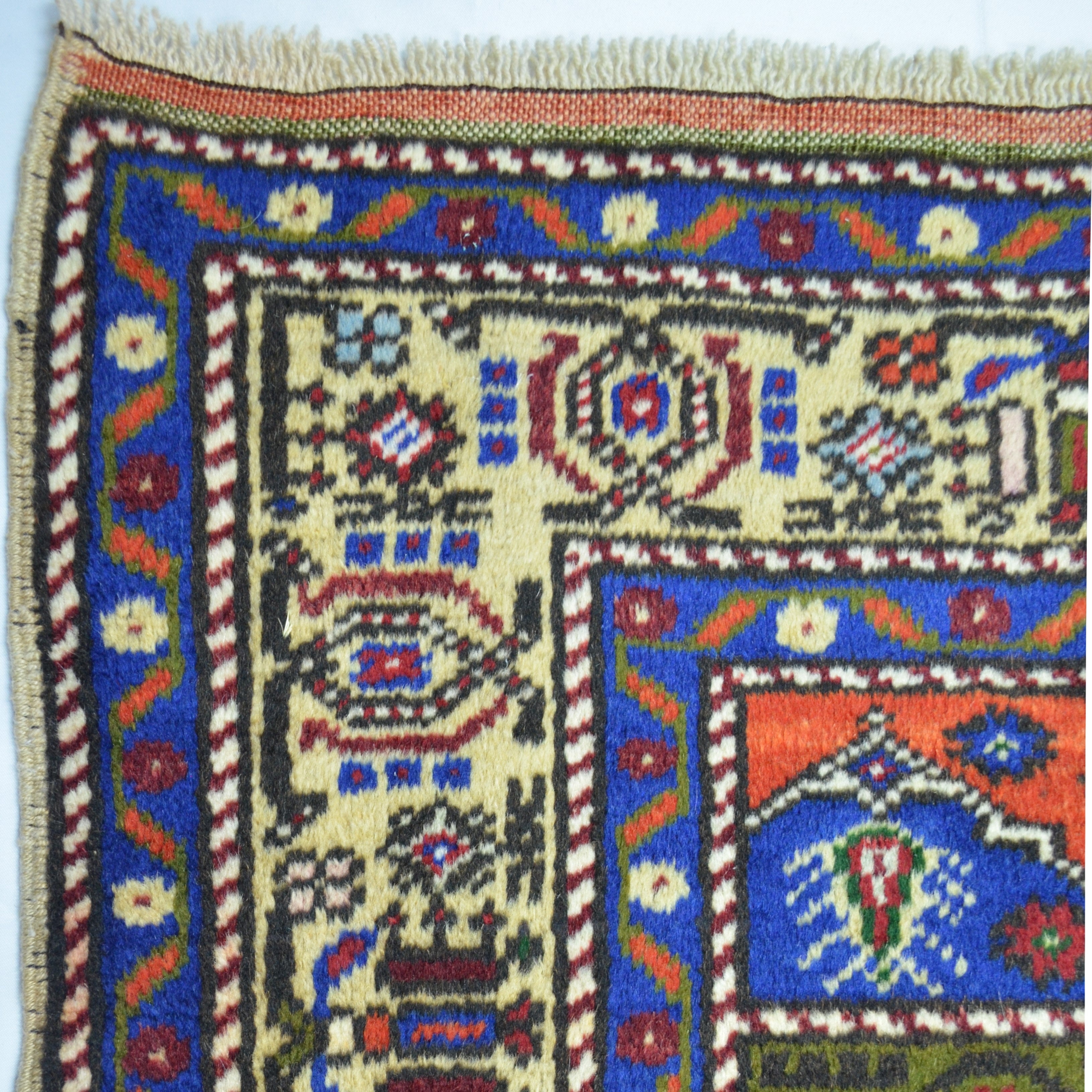 Taşpınar El Dokuma Madalyonlu Halı 126x201 cm