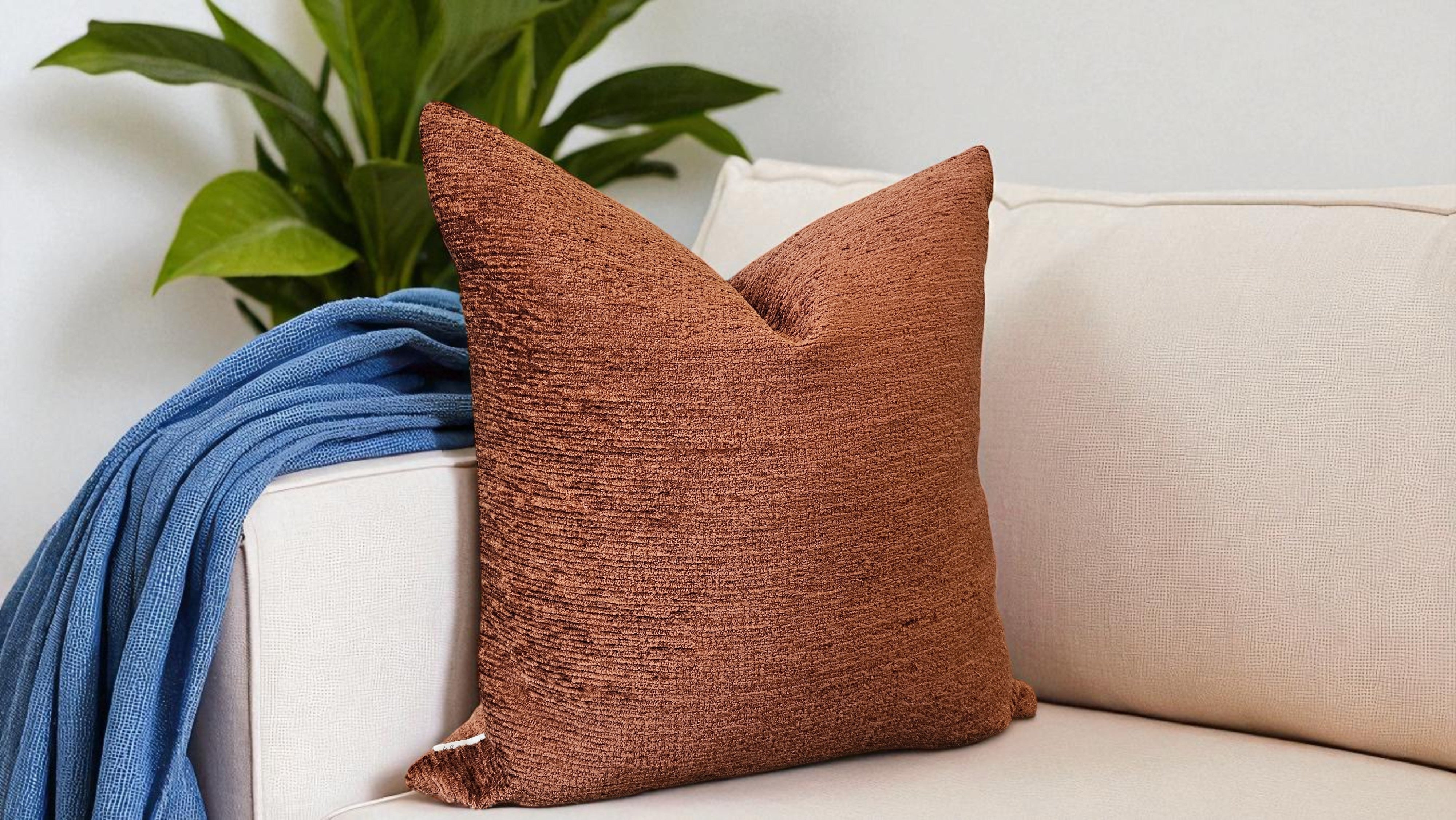 Terracotta Dokulu Kadife Yastık Kılıfı