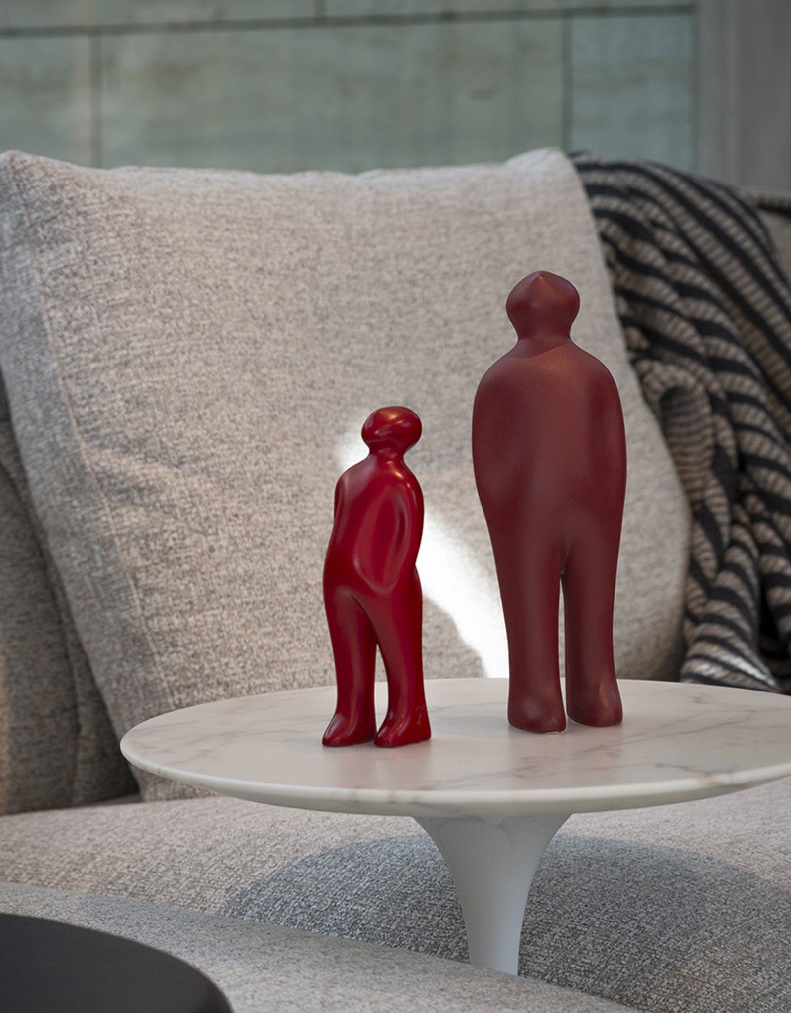 The Visitor Heykel -Red Rubia S