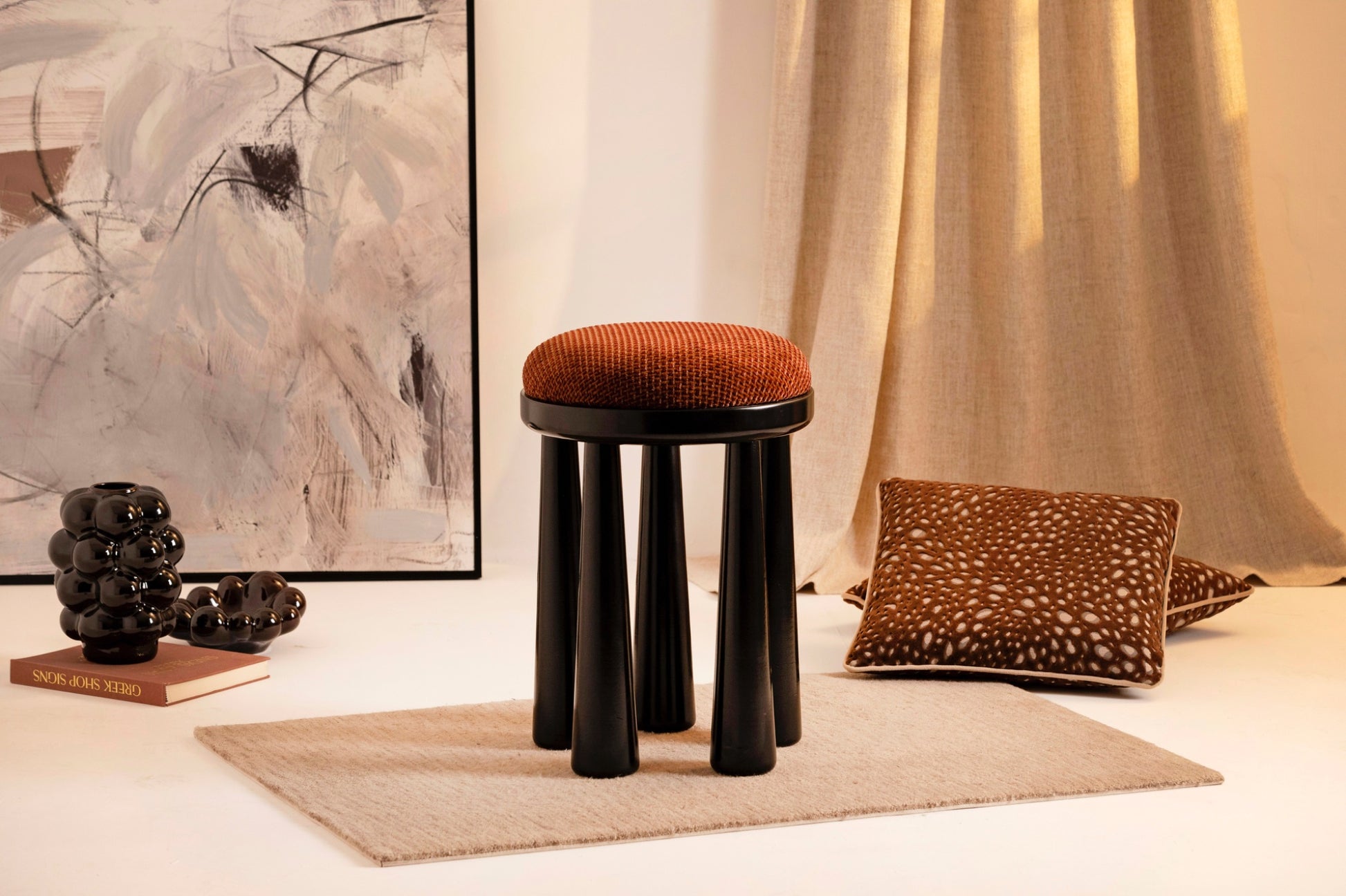 Totemic Tobacco Ceviz Konik Ayaklı Nubuk Tabure