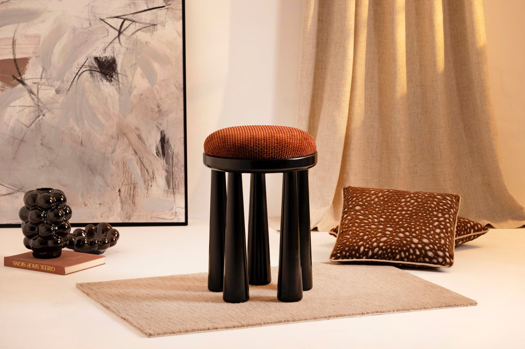 Totemic Tobacco Ceviz Konik Ayaklı Nubuk Tabure