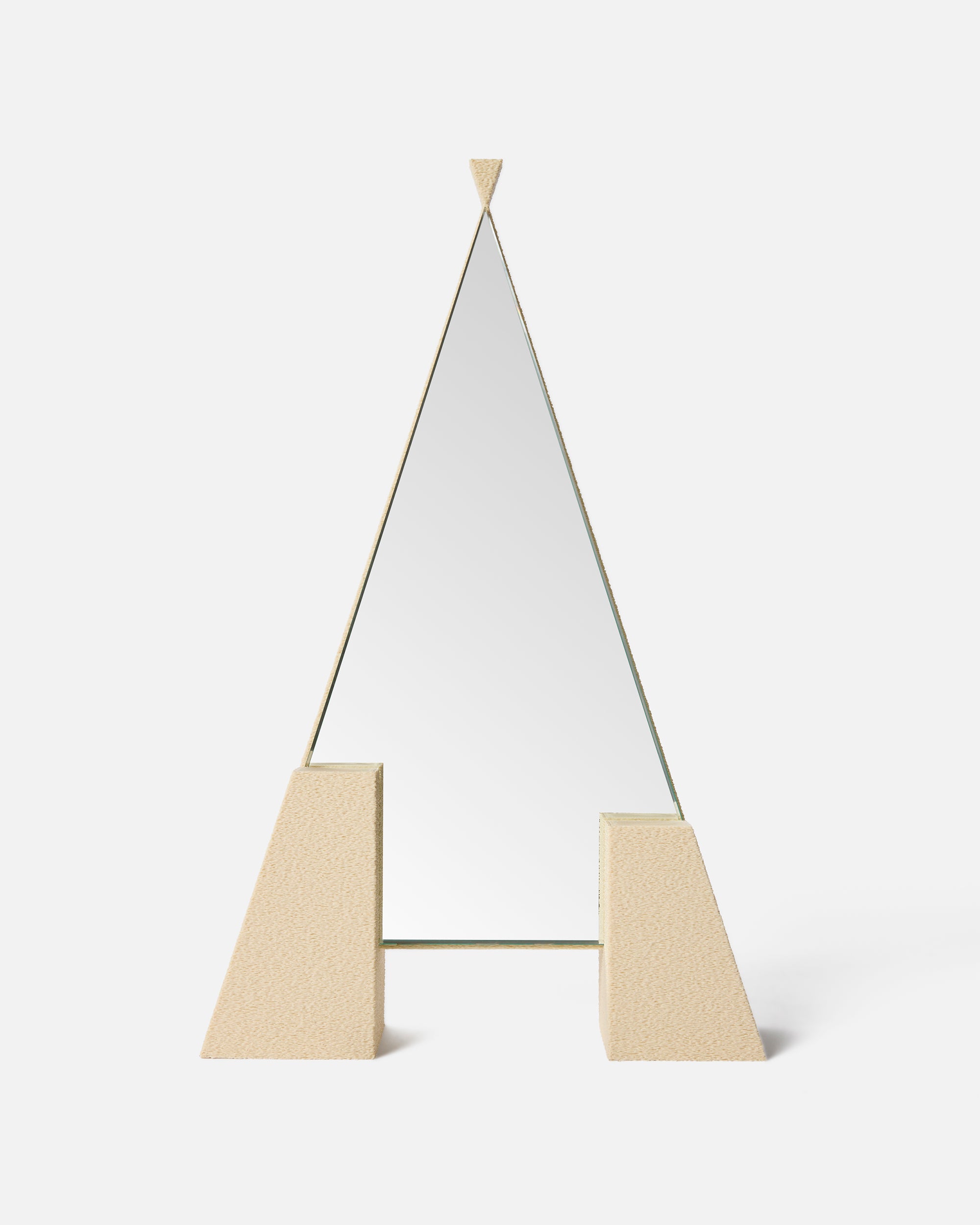 Triangolo Ayna