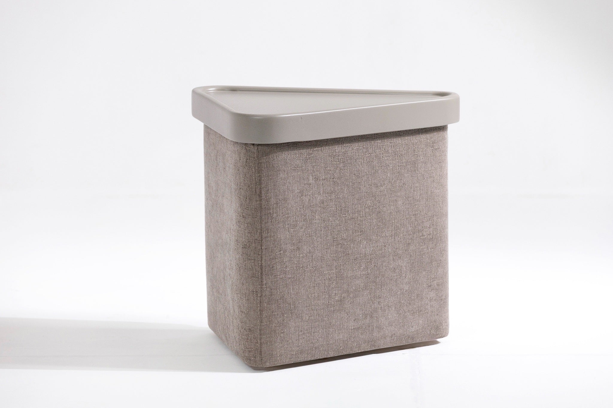 Trivio Lake Saklama Alanlı Gri Üçgen Yan Sehpa