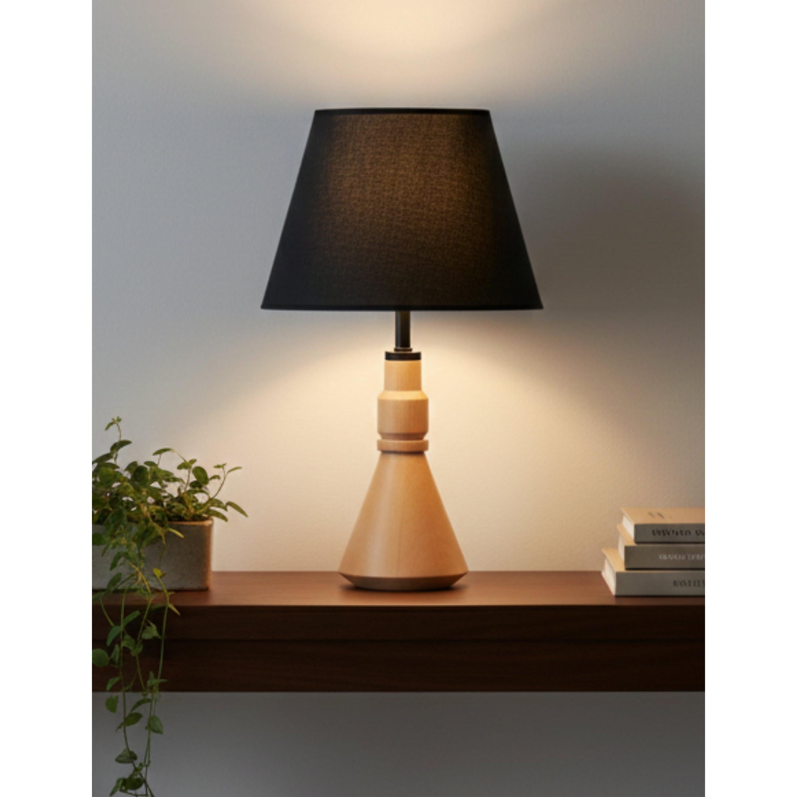 Tromso Kumaş Şapkalı Ahşap Abajur