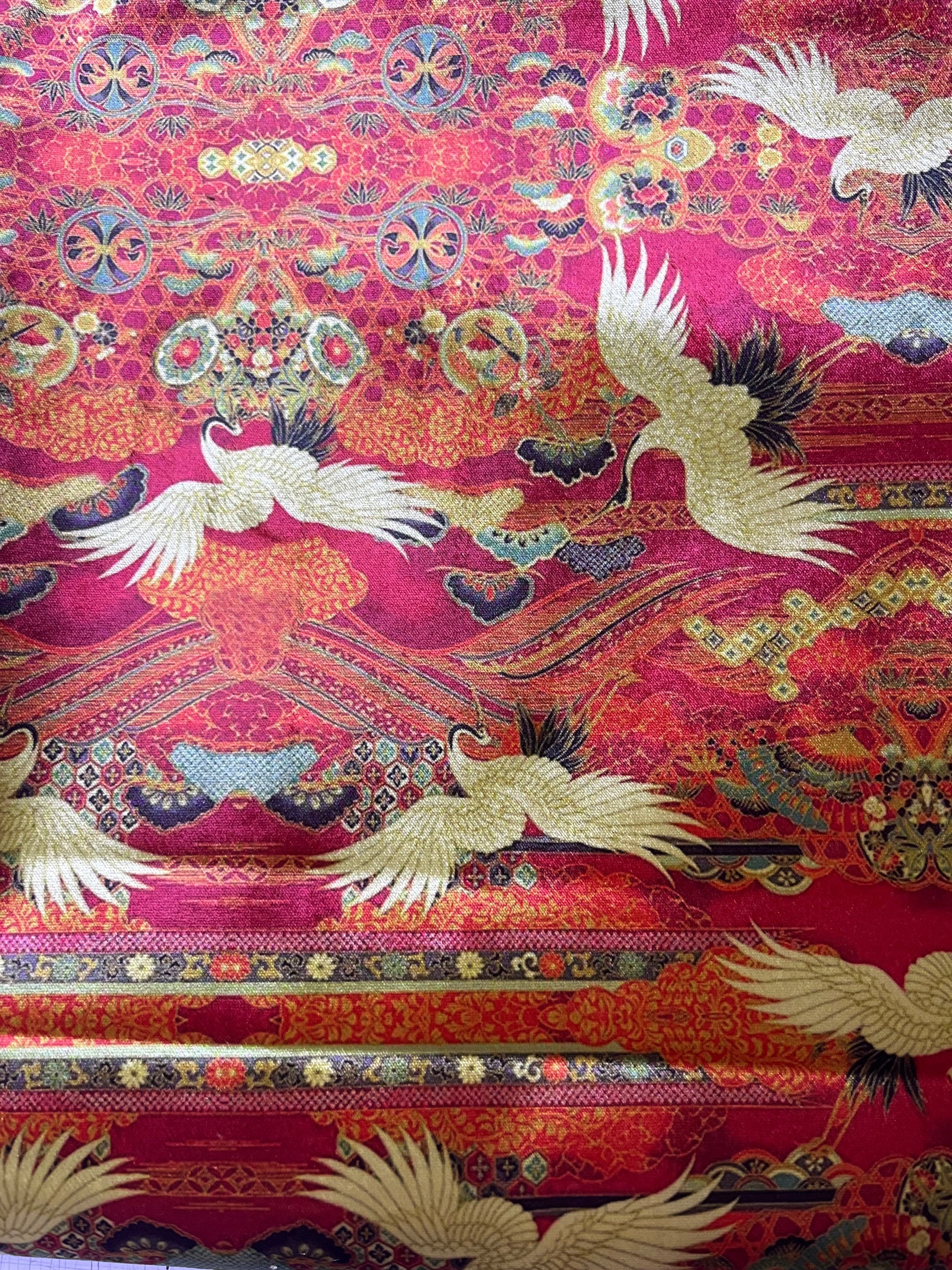 Turna Kuşu Ahşap Ayaklı Parlak Kadife Puf/Yan Sehpa