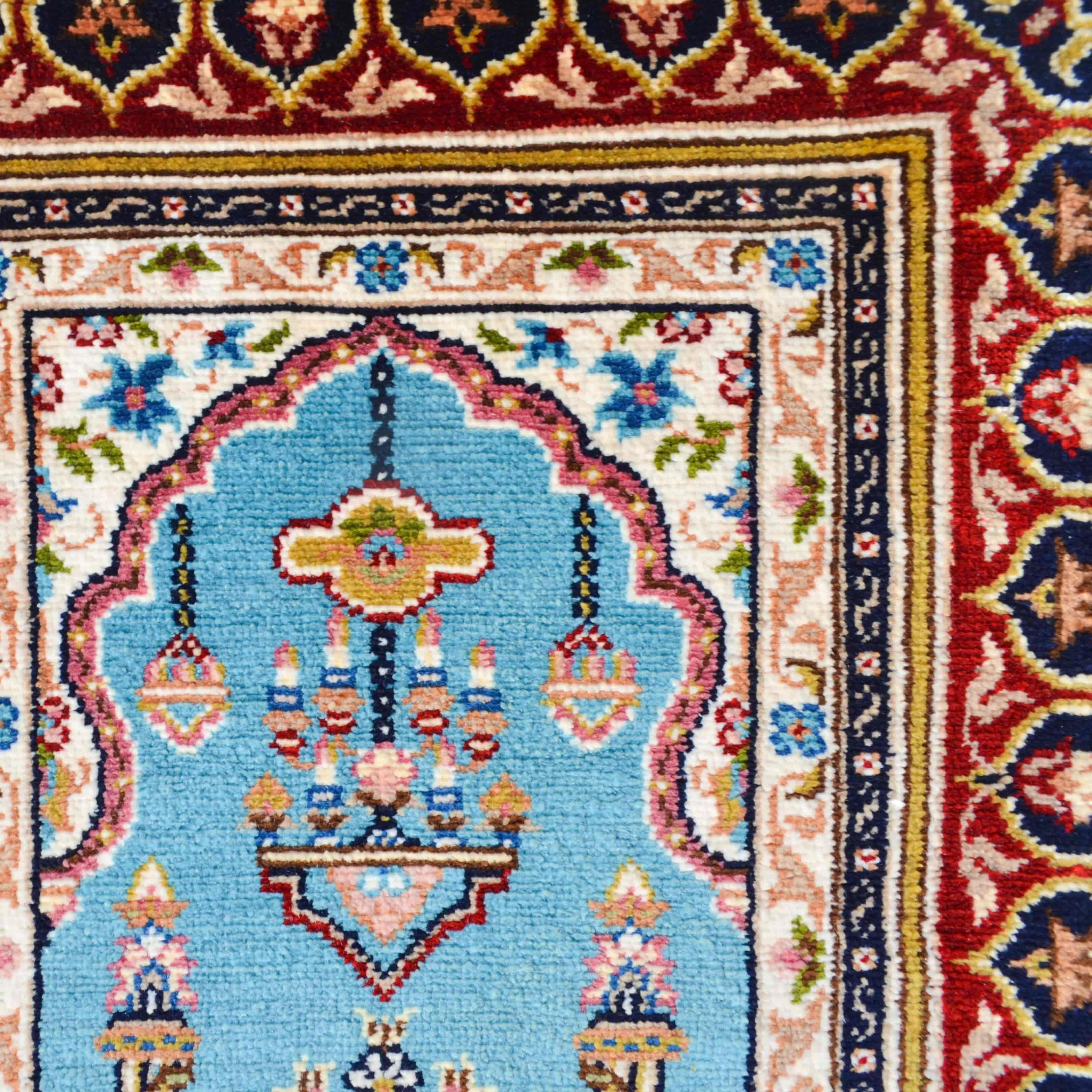 Üç Mihrap Paftalı Saf İpek El Dokuma Duvar Halısı (36x50 cm)