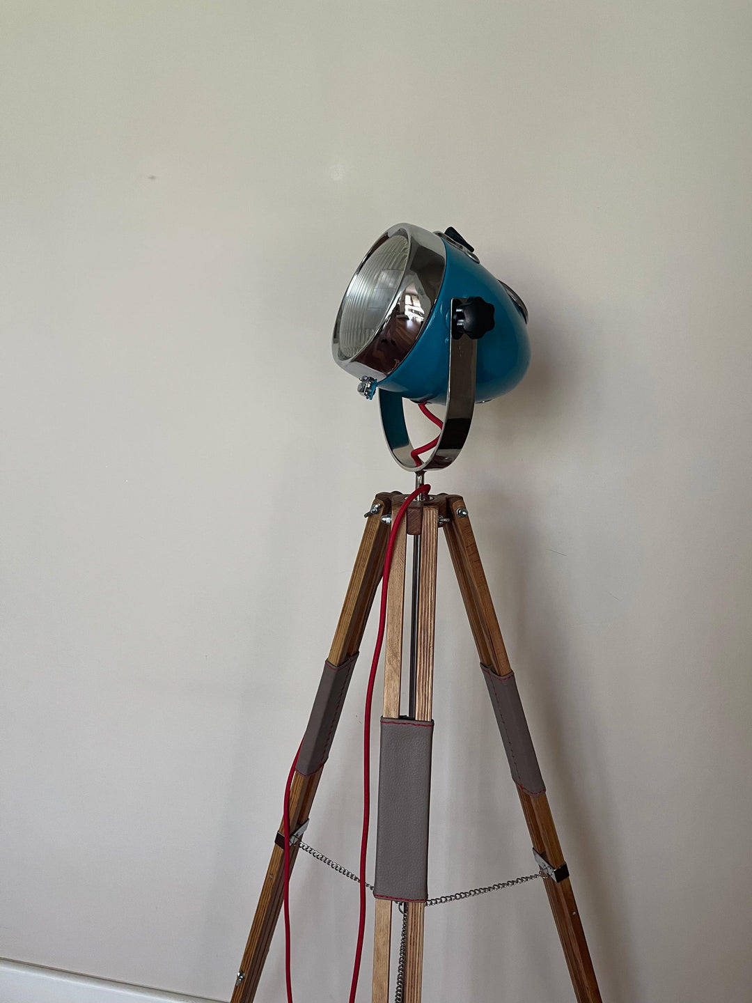 Ural Tripod Aydınlatma-Dekoratif Aydınlatma-Upcycle Design by Ali Semiz-NowShopFun