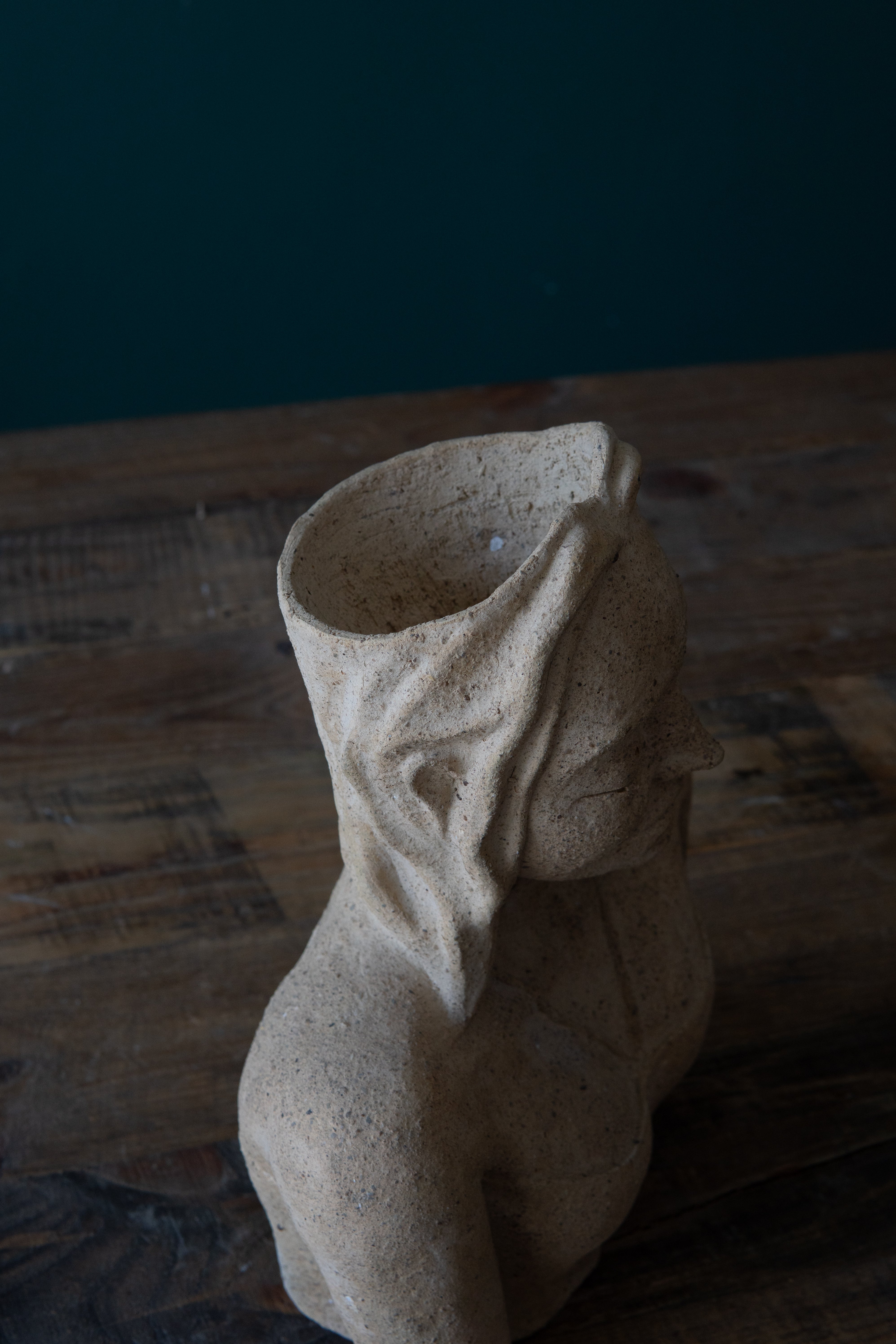 Uzun Saçlı Kadın Büst | Dokulu Seramik Heykel