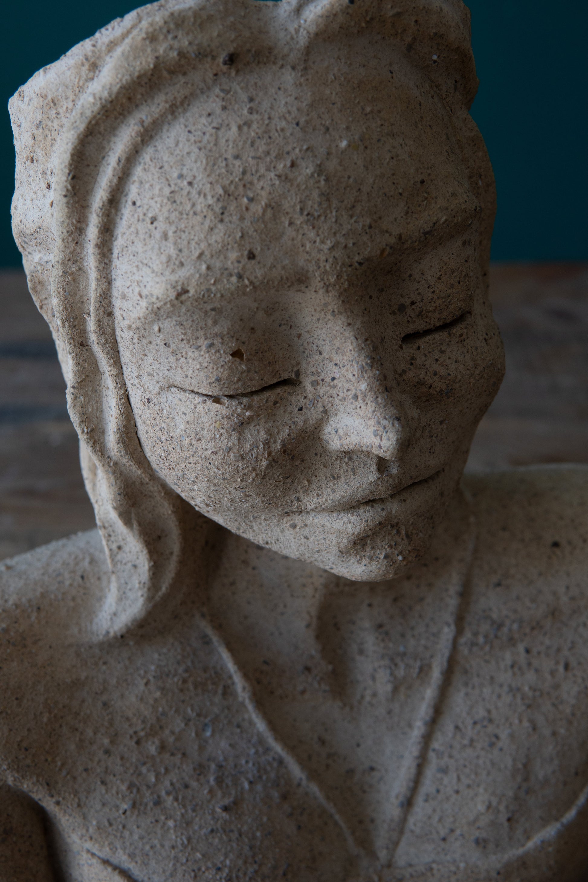 Uzun Saçlı Kadın Büst | Dokulu Seramik Heykel