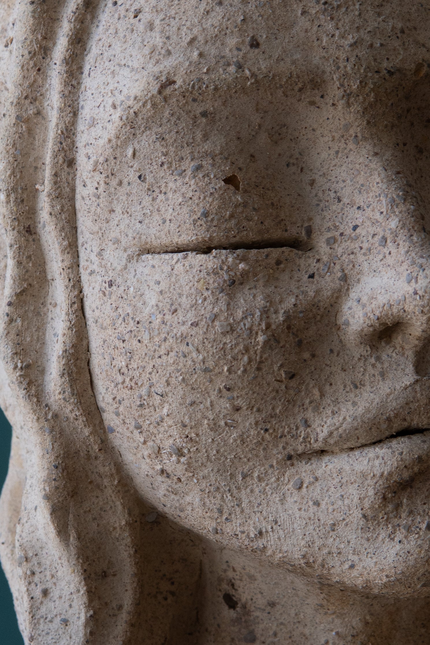 Uzun Saçlı Kadın Büst | Dokulu Seramik Heykel