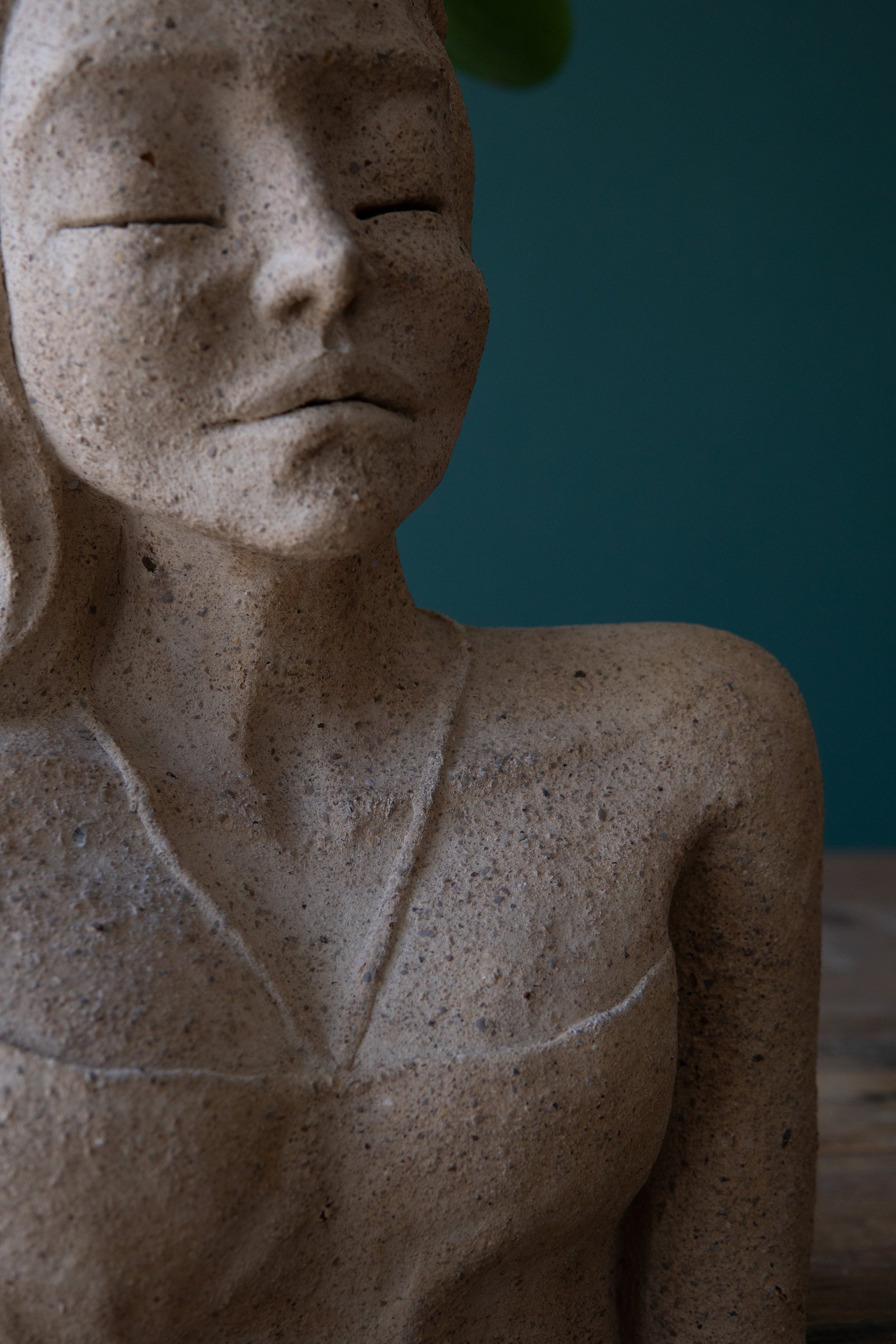 Uzun Saçlı Kadın Büst | Dokulu Seramik Heykel