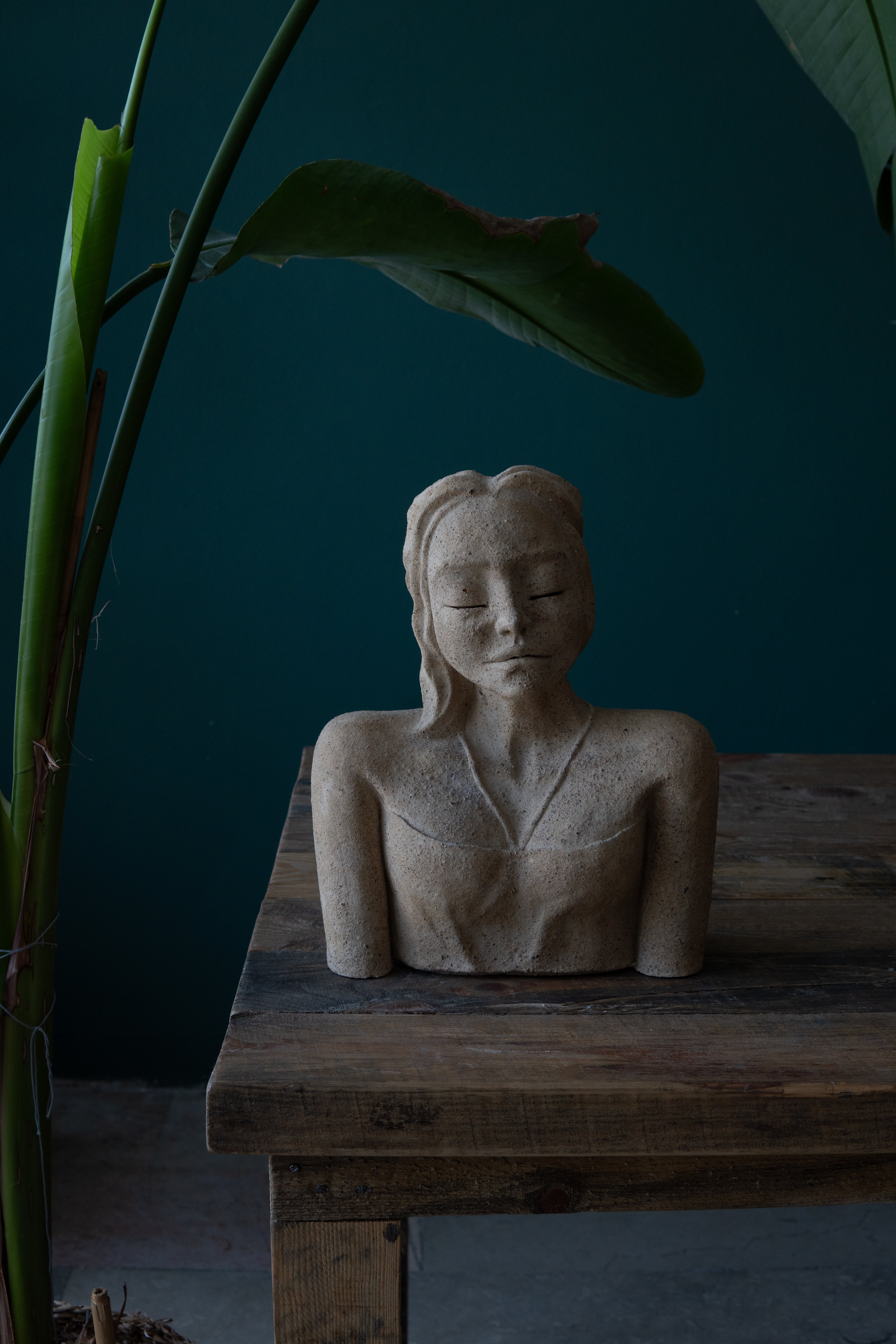 Uzun Saçlı Kadın Büst | Dokulu Seramik Heykel