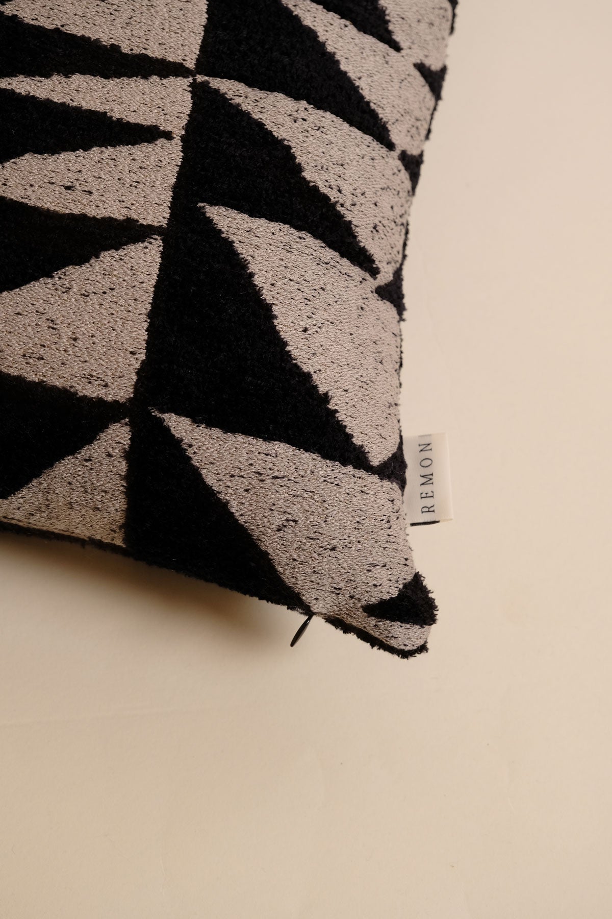 Velu Kuş Tüyü Kırlent-R E M O N-40x60-NowShopFun