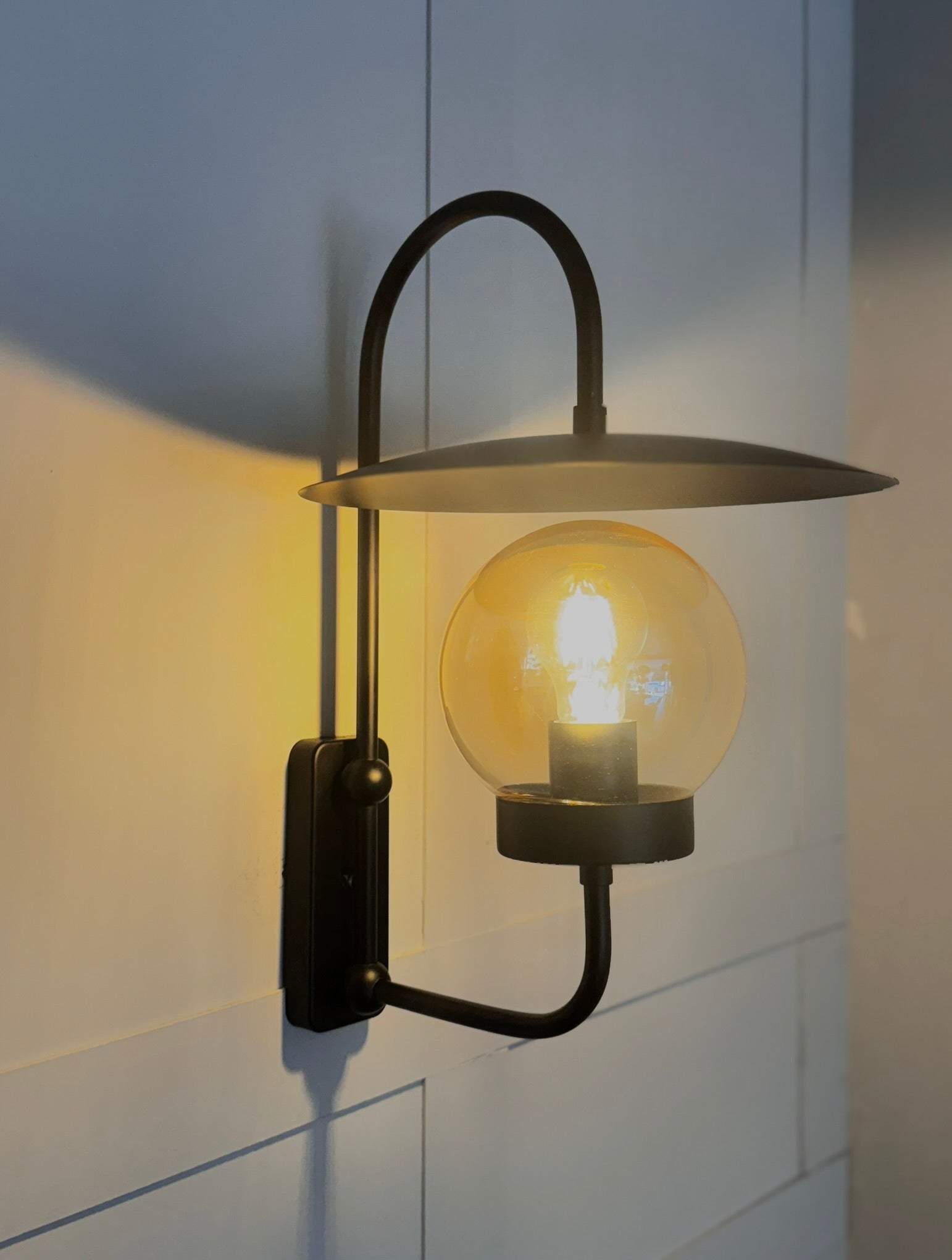 Viola Duvar Aydınlatması