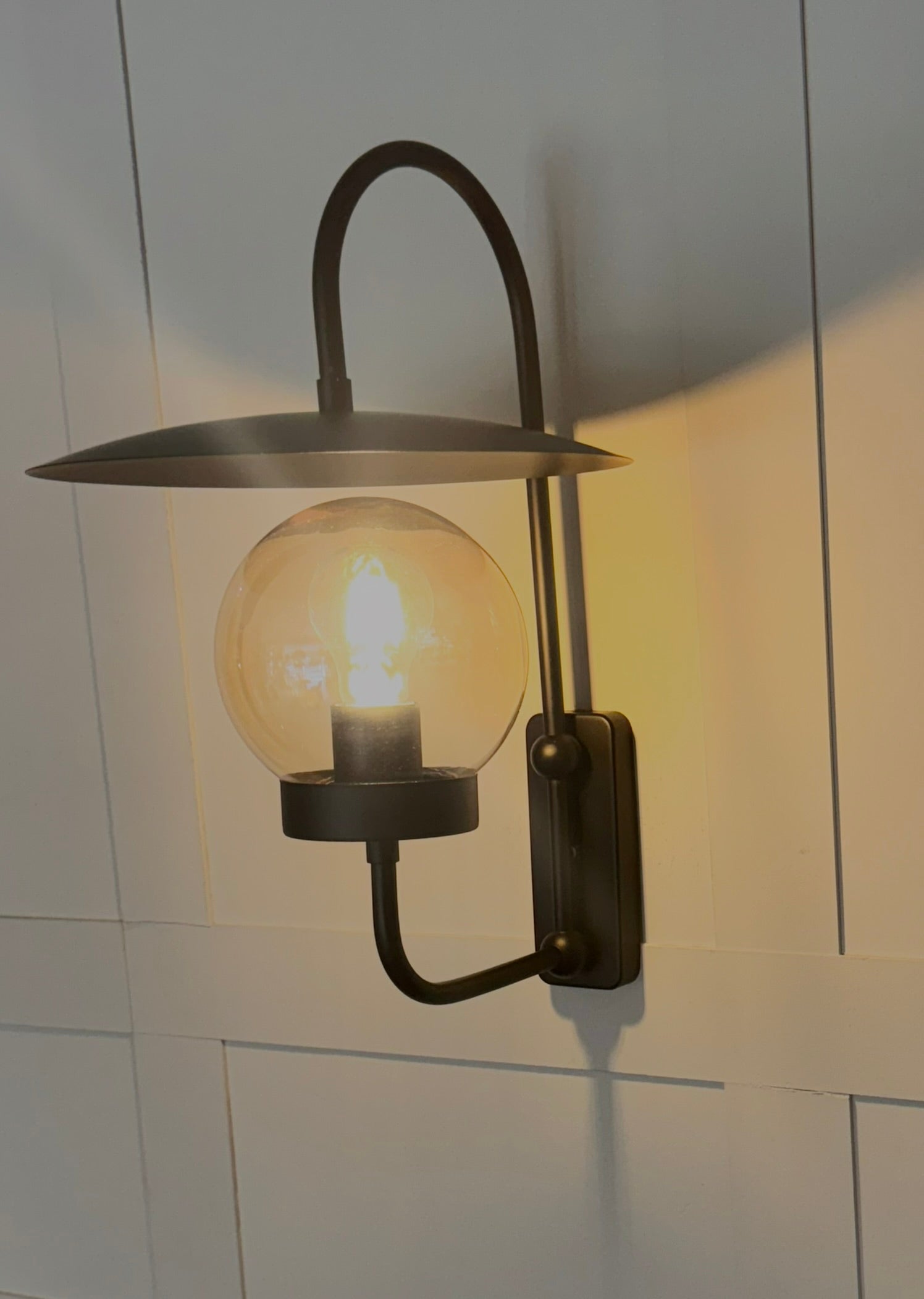 Viola Duvar Aydınlatması