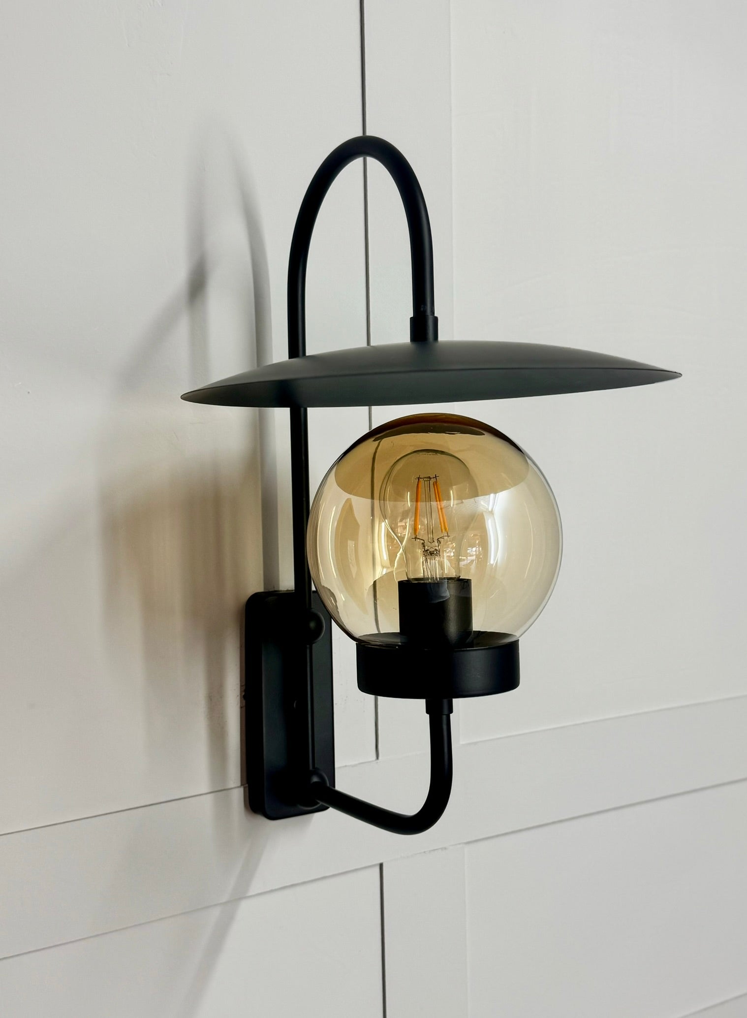 Viola Duvar Aydınlatması