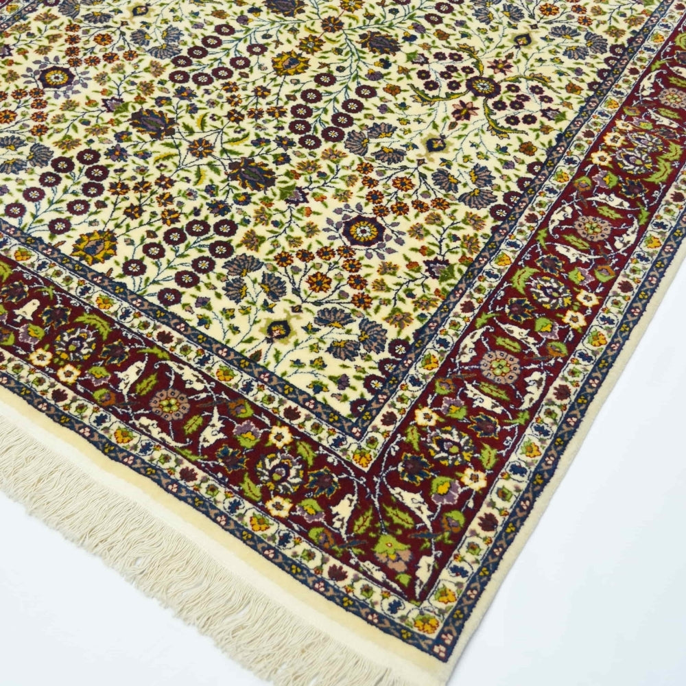 Yedi Dağın Çiçeği Desenli El Dokuma Hereke Halısı