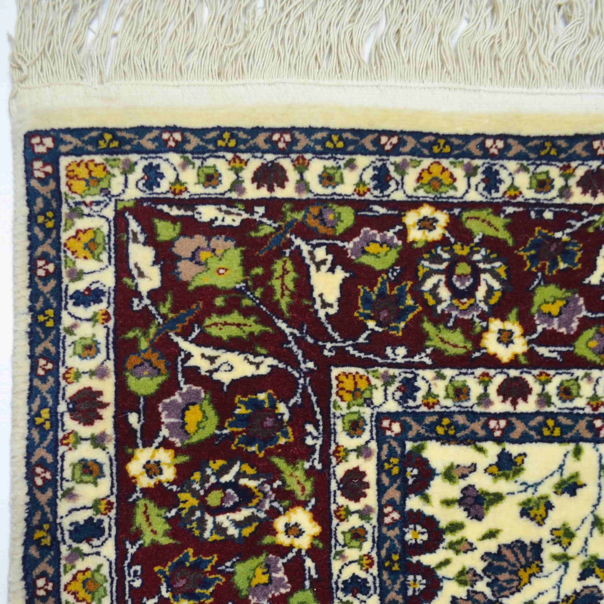 Yedi Dağın Çiçeği Desenli El Dokuma Hereke Halısı