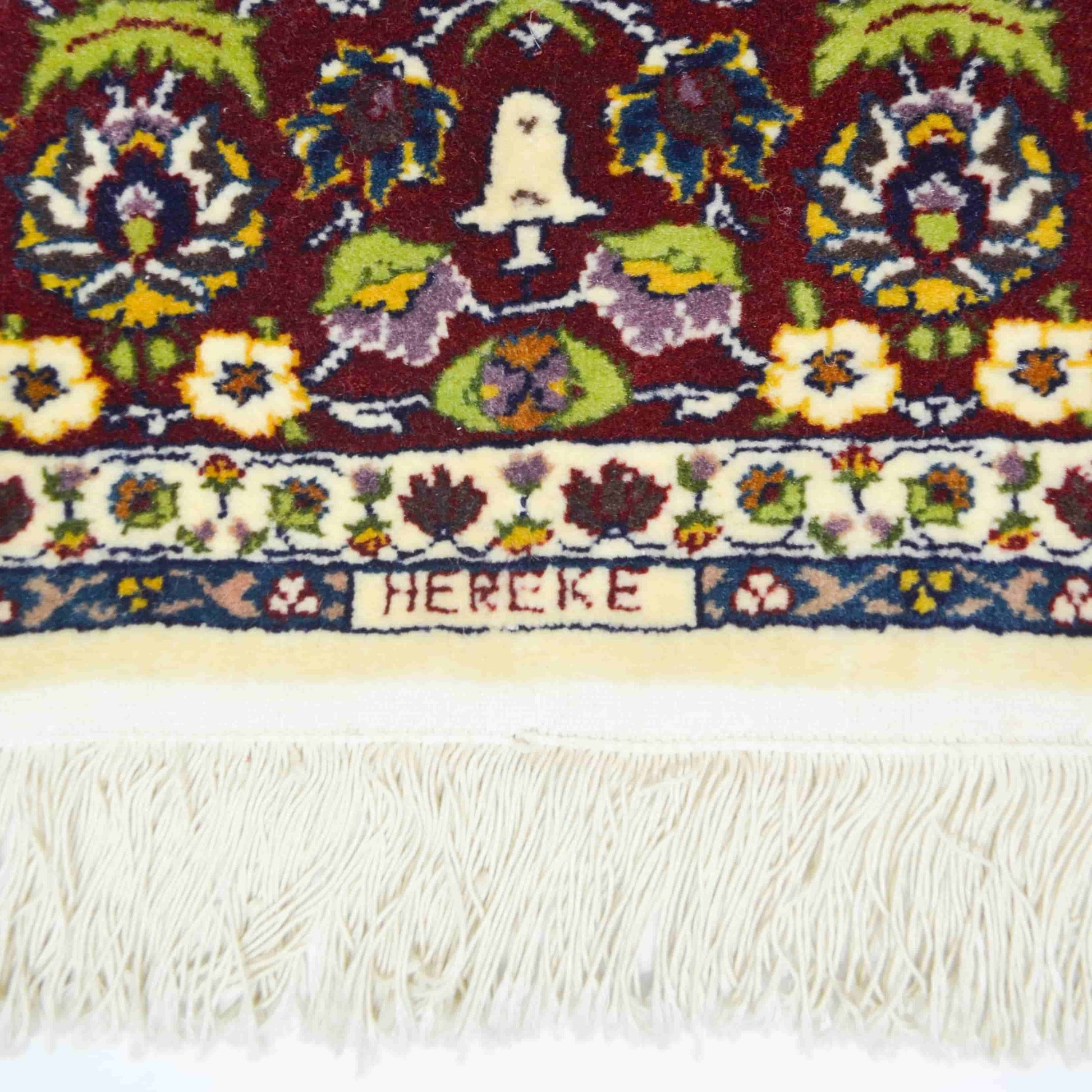 Yedi Dağın Çiçeği Desenli El Dokuma Hereke Halısı