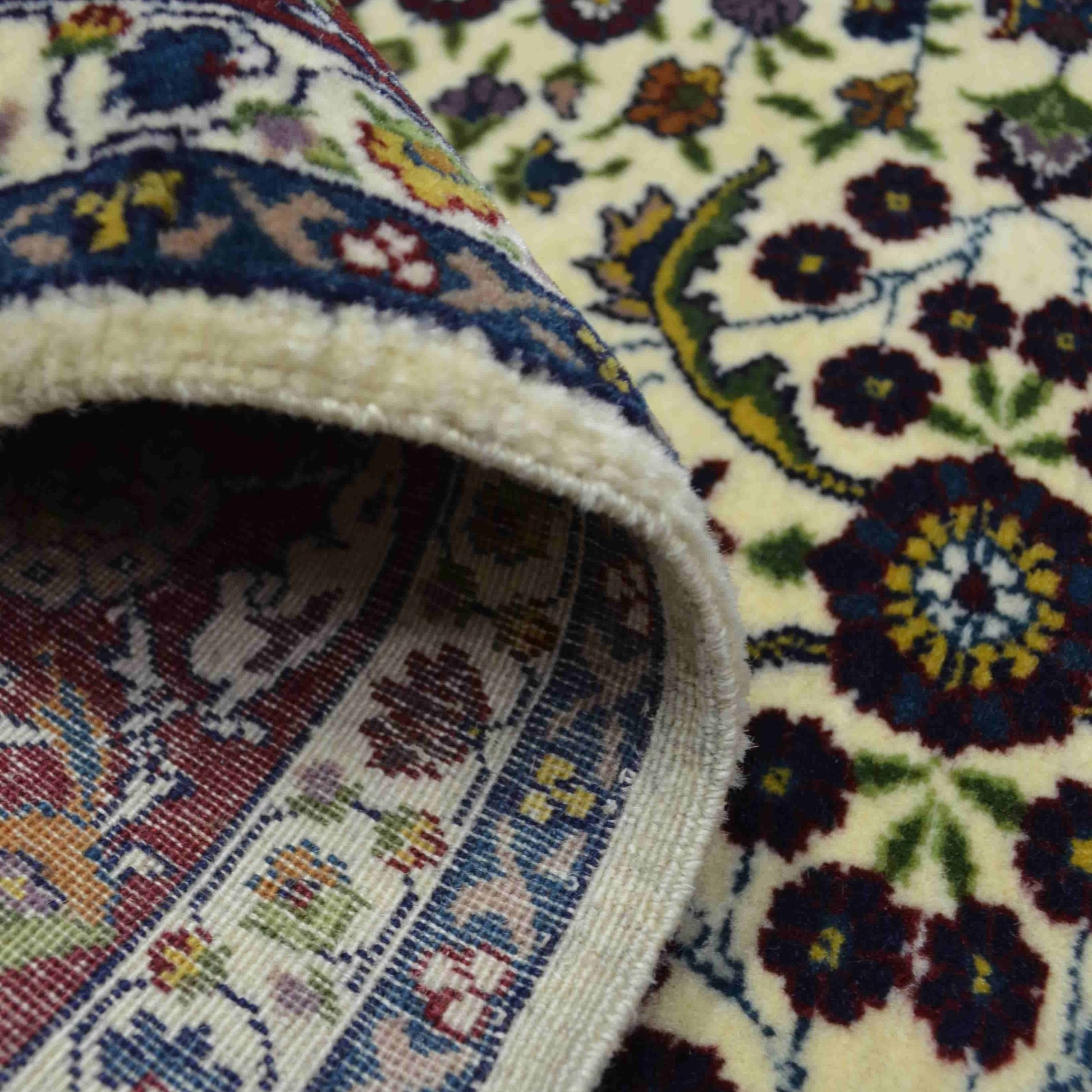 Yedi Dağın Çiçeği Desenli El Dokuma Hereke Halısı