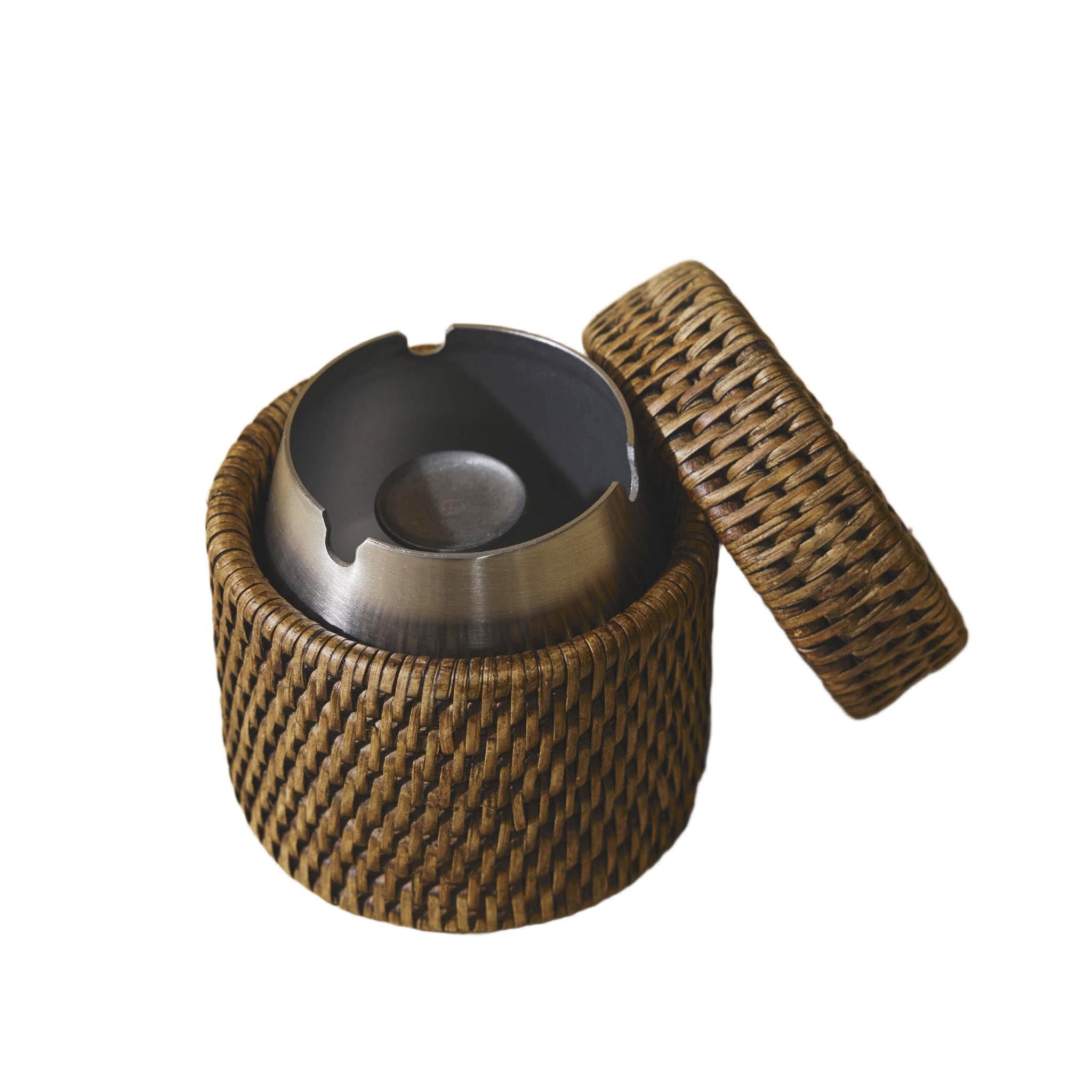 Yüksek Rattan Kül Tablası