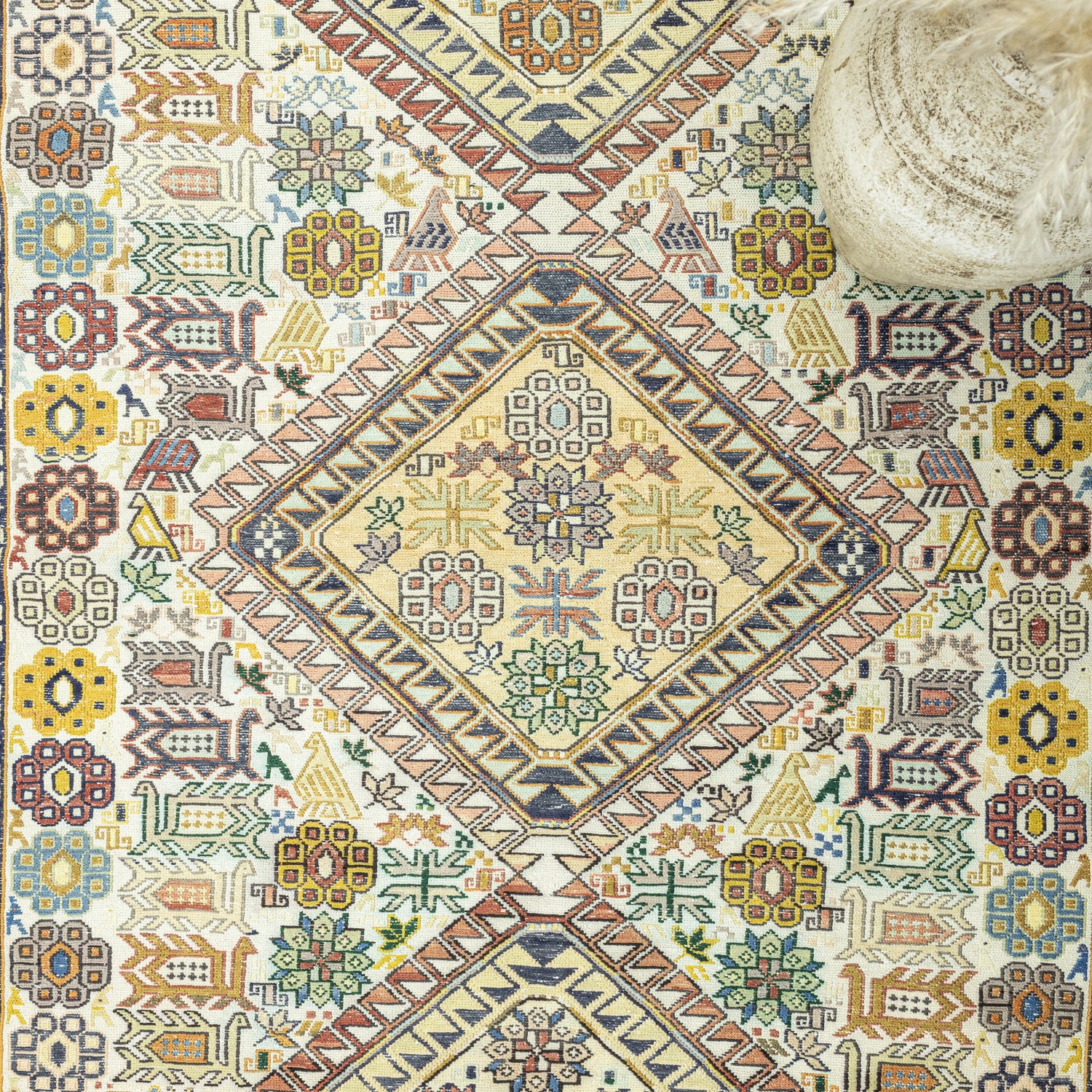 Zahedan Etnik Tasarımlı İpek Kilim 124X217 Cm