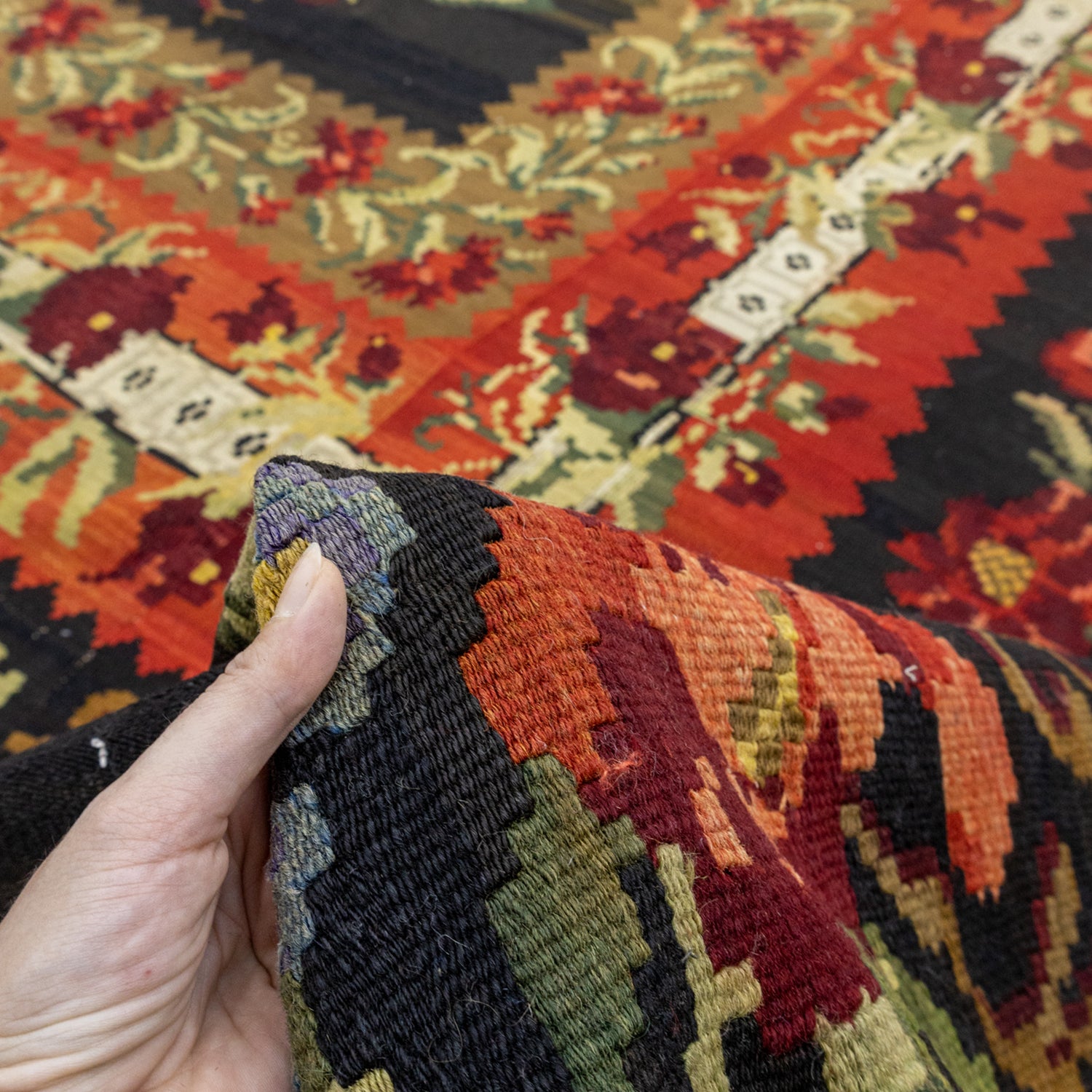 Zemfira Çiçek Desenli El Dokuma Büyük Karabağ Kilimi 470x476 cm-Kilim & Halı-Soho Antiq-NowShopFun
