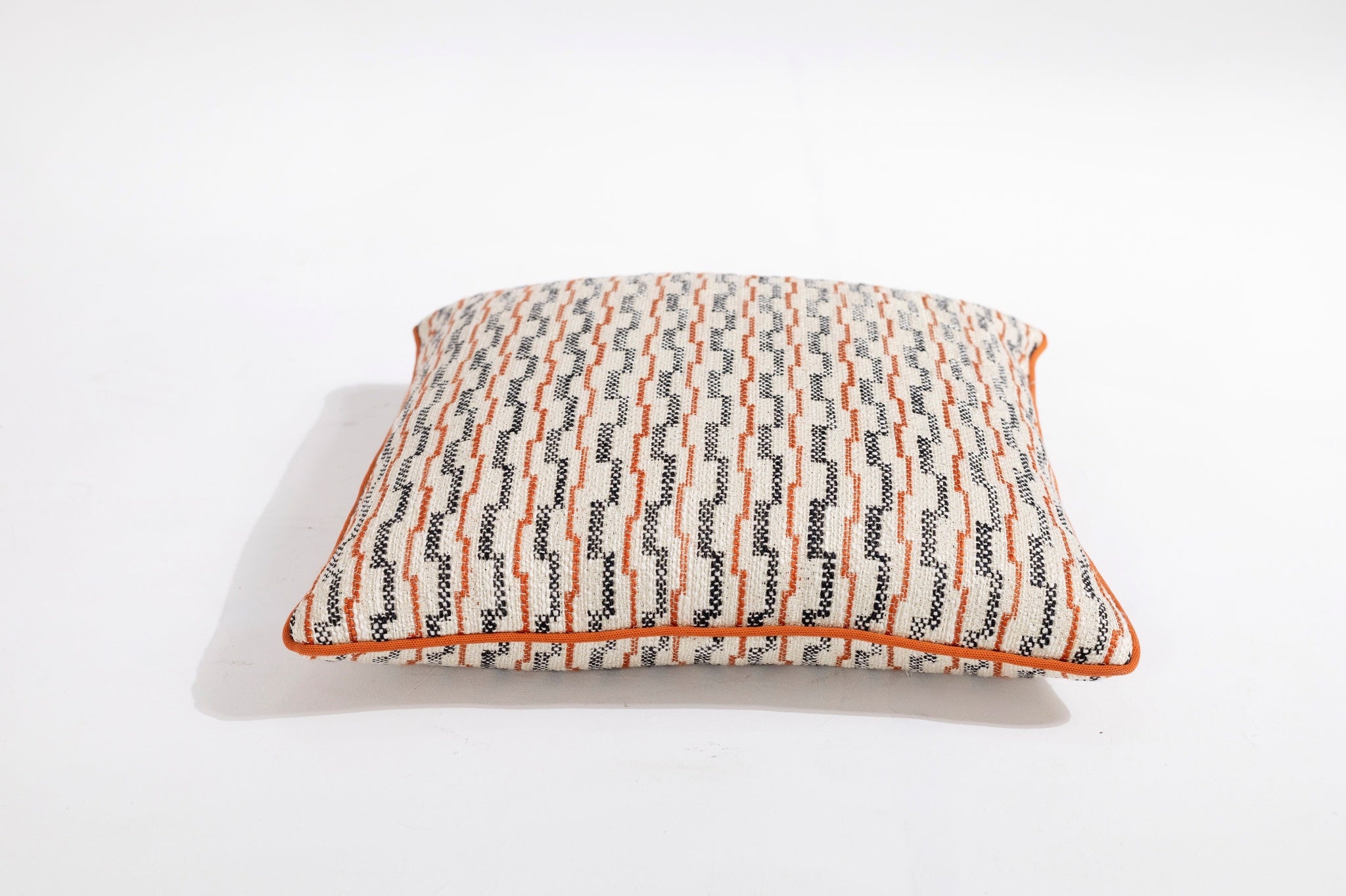 Zikzak Dokulu Turuncu Şönil Kırlent