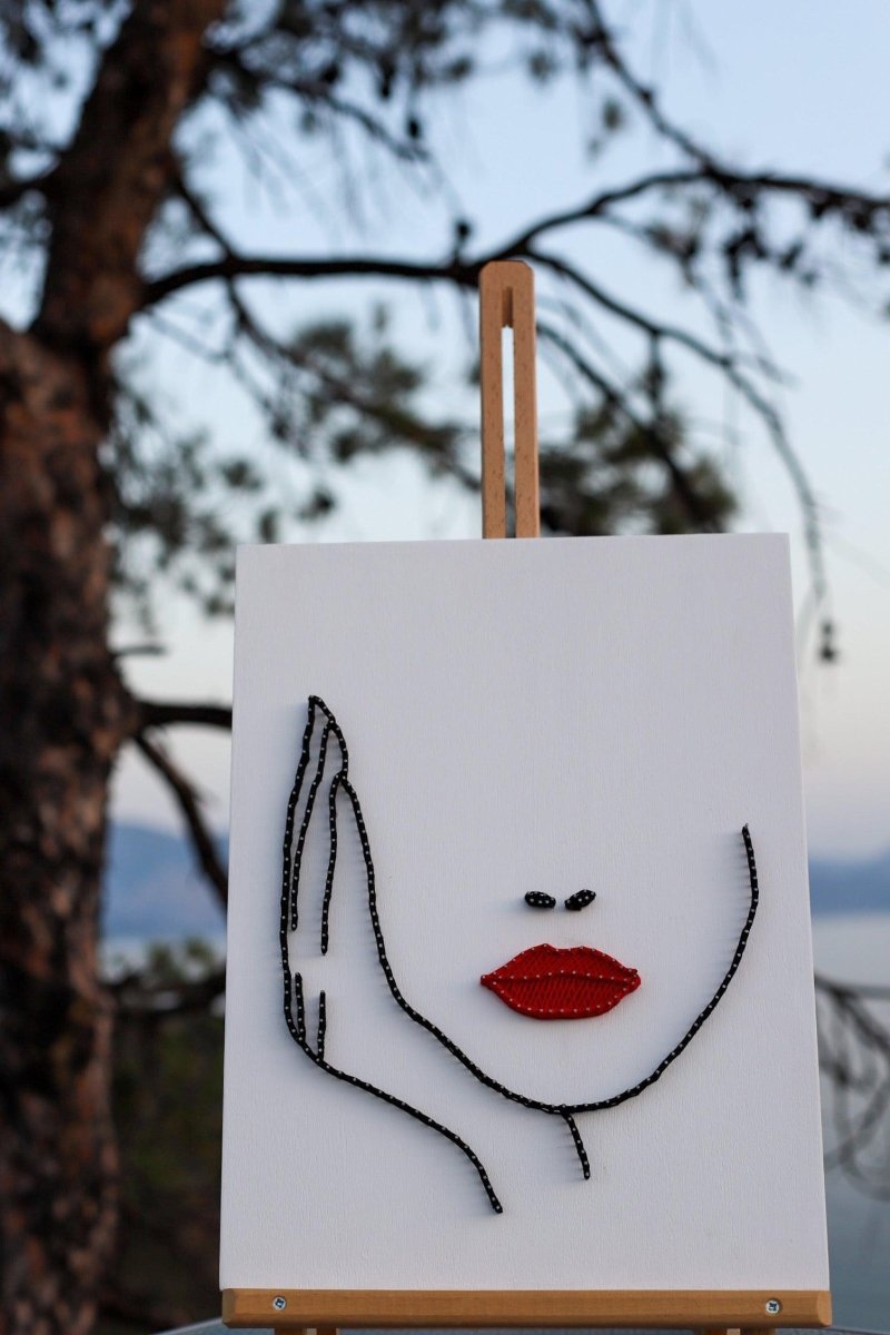 1çivi - String Art & One Line Art Tablo - Red Lips - Tablo