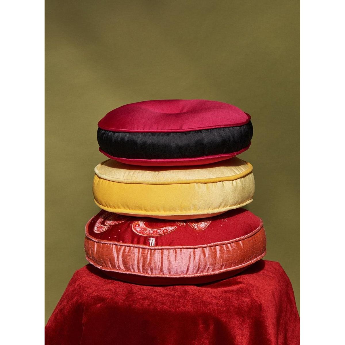 Ahtapot El Boyaması İpek Yastık