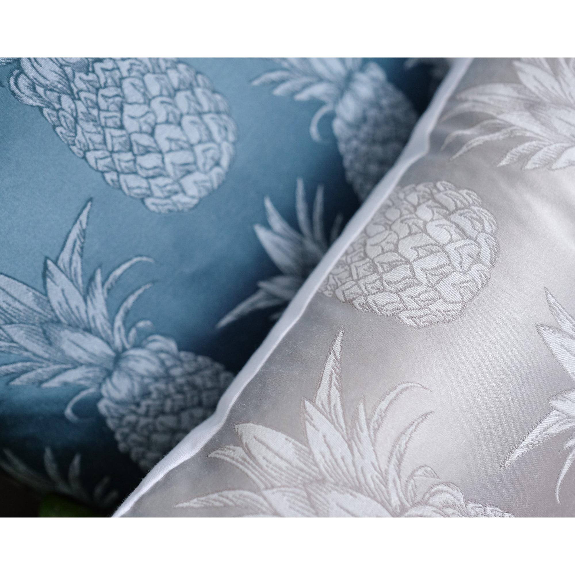 Ananaslı Tropikal Gümüş Gri ve Zümrüt Yeşili Yastık Kılıfı