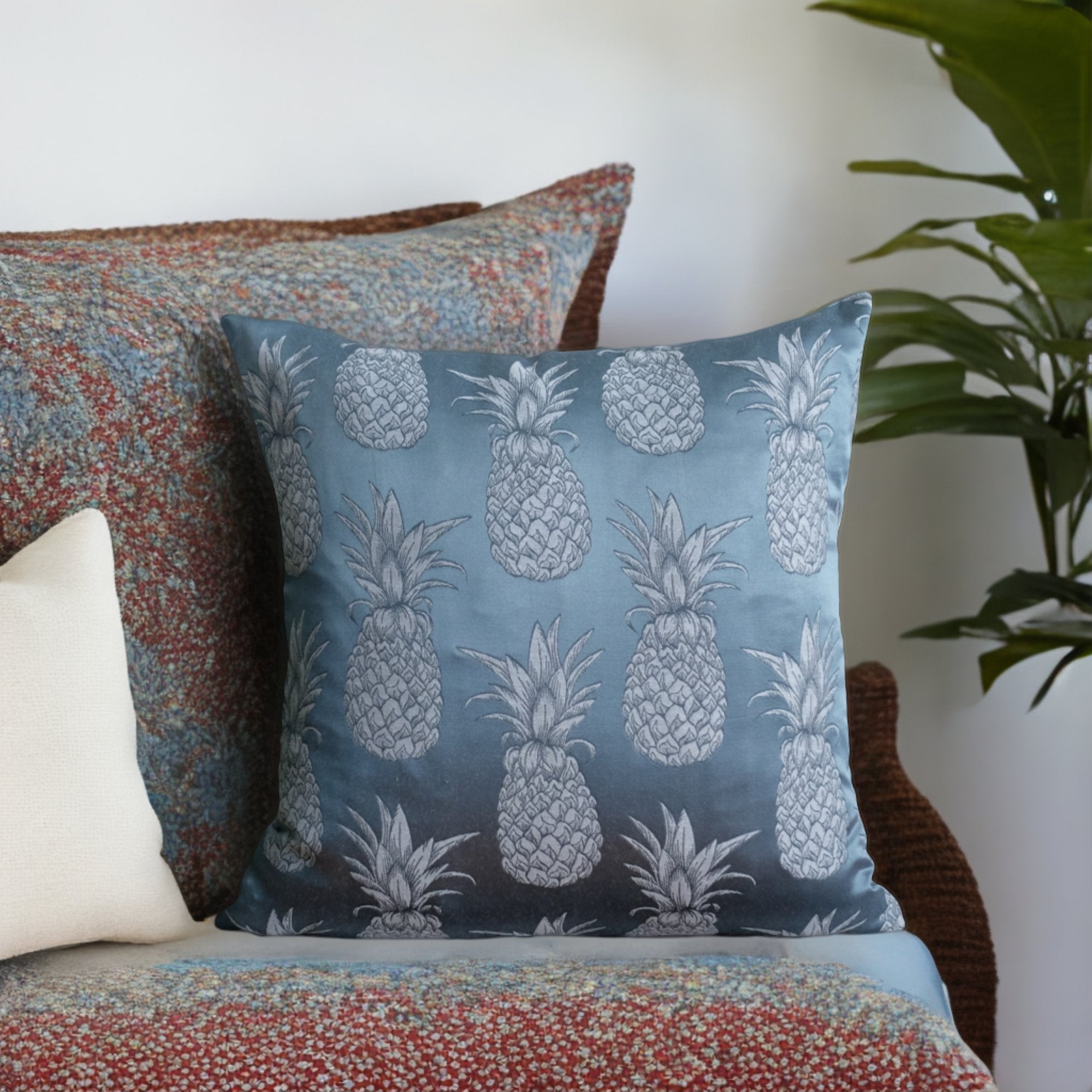 Ananaslı Tropikal Gümüş Gri ve Zümrüt Yeşili Yastık Kılıfı