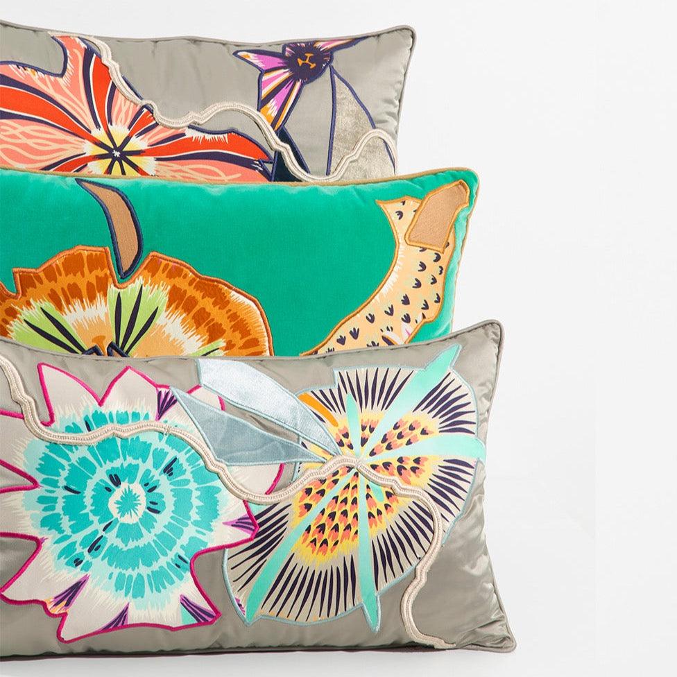 Aplik Detaylı Çok Renkli İpek Kırlent