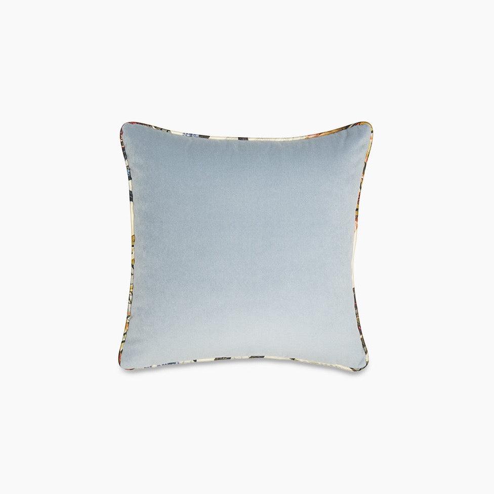 Aplik ve Fitil Detaylı Kırmızı Kadife Kırlent