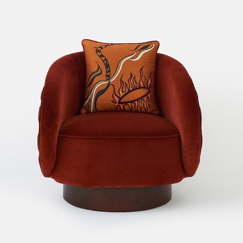 Ateş Çemberi El Boyaması İpek Şantuk Yastık