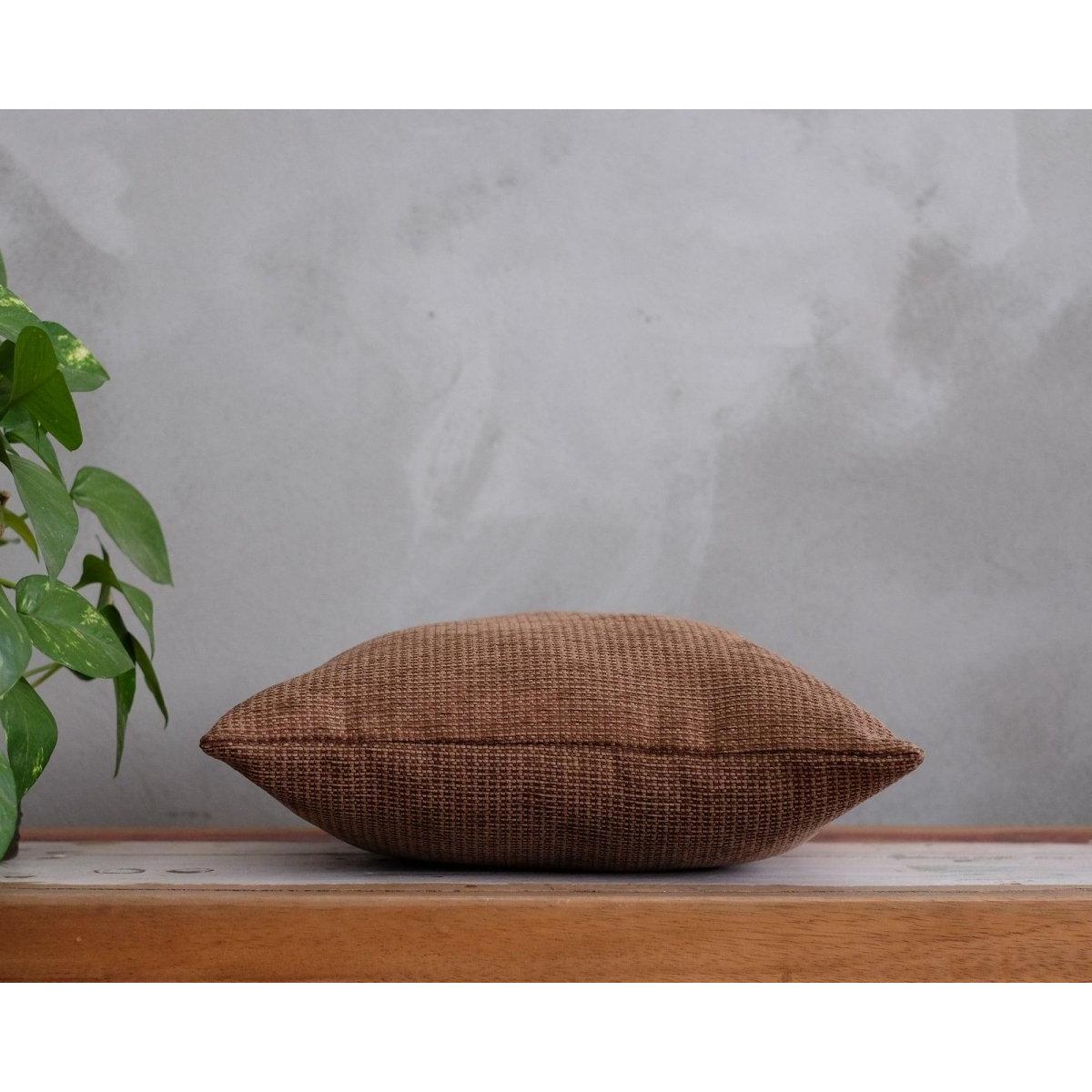 Dokulu Çikolata Kahvesi Kadife Kırlent Kılıfı