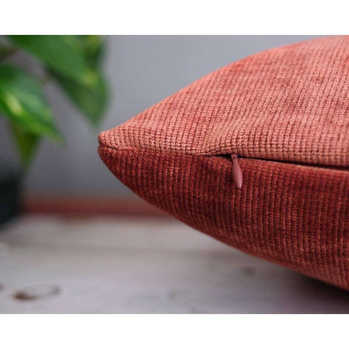 Kiremit Rengi Fitilli Kadife Yastık Kılıfı