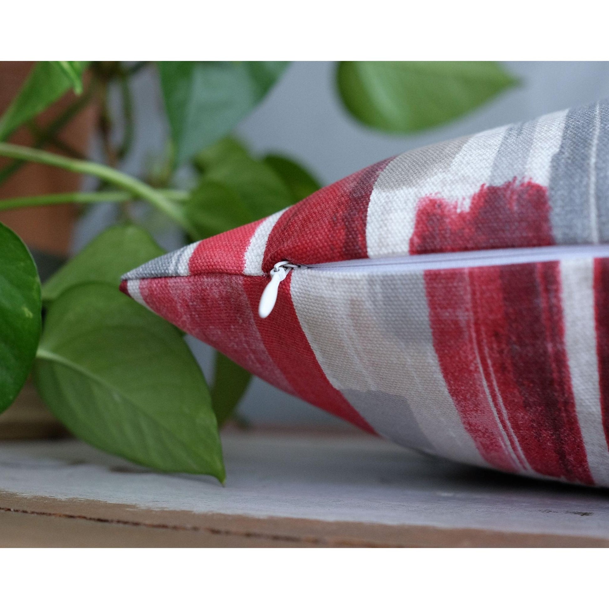 Kırmızı & Gri Fırça Darbeli Yastık Kılıfı