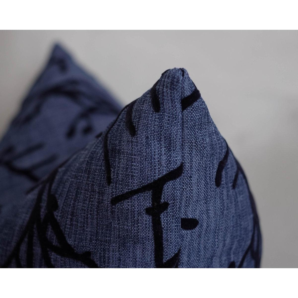 Koyu Mavi Kadife Dallar Modern Kırlent Kılıfı