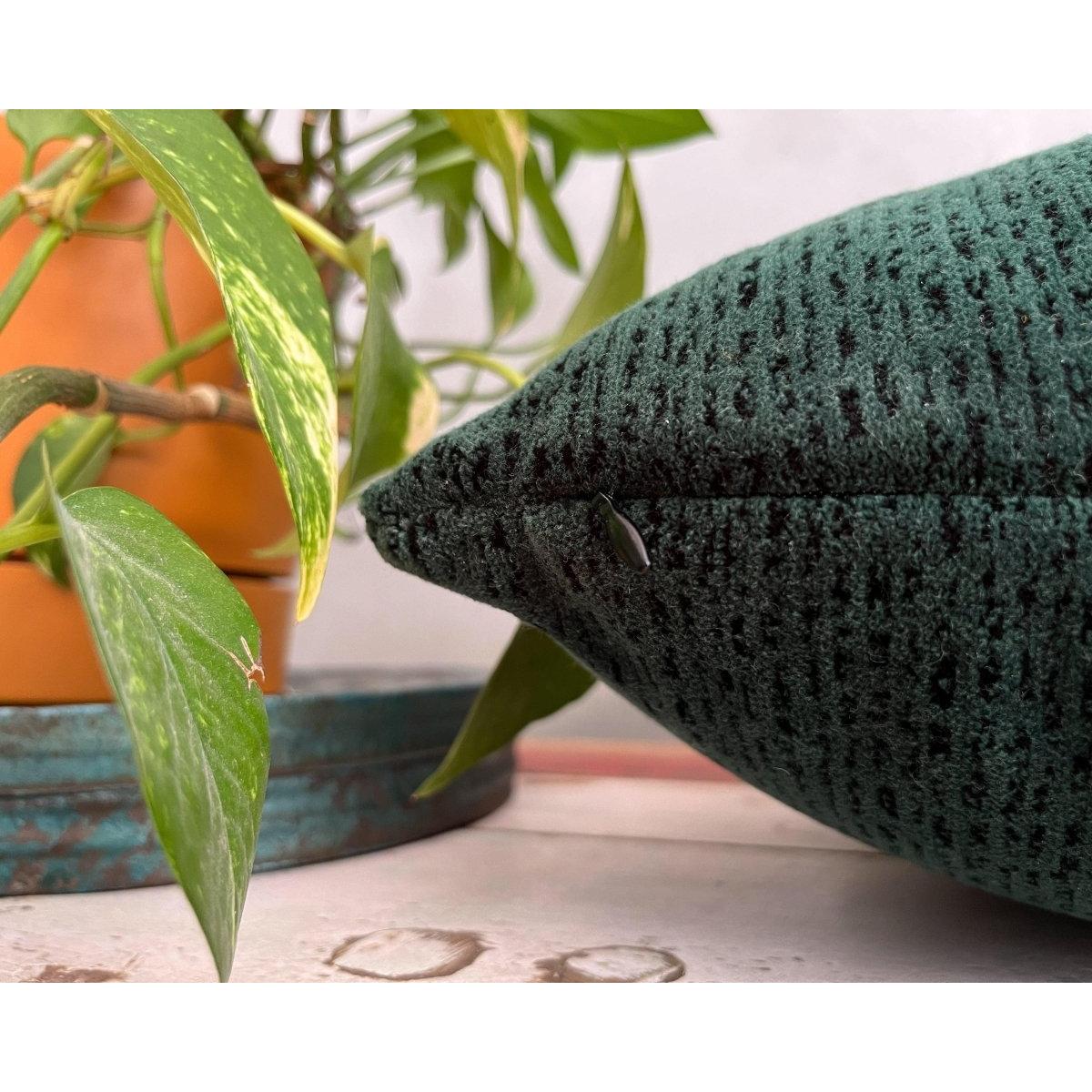 Koyu Yeşil Desenli Soft Kadife Kırlent Kılıfı