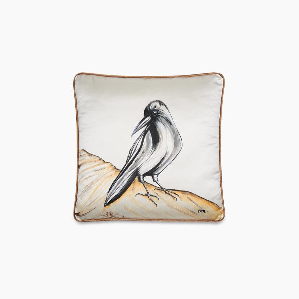 Kuzgun İpek Üzerine El Boyaması Yastık