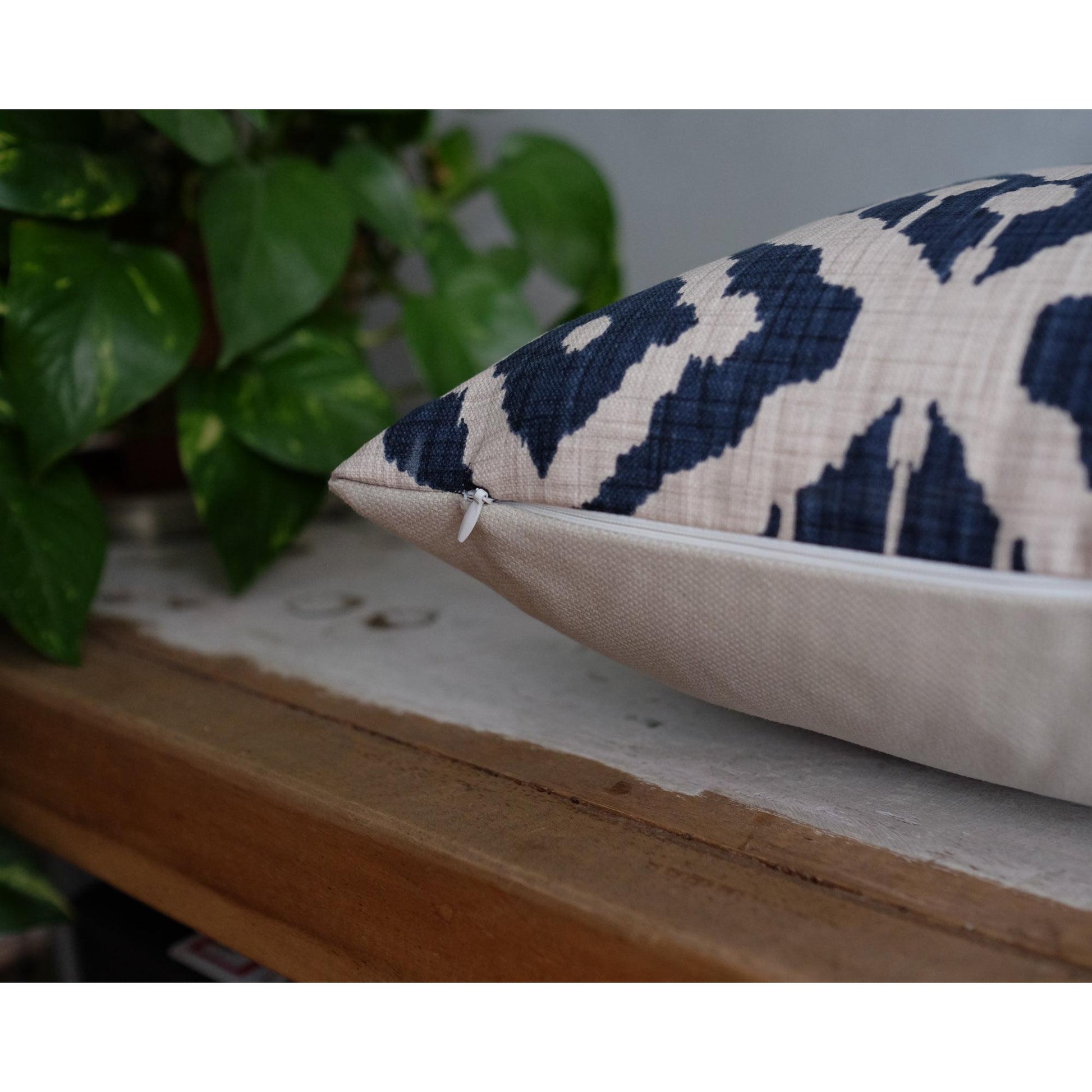 Lacivert Bej Oryantal Dizayn Kırlent Kılıfı