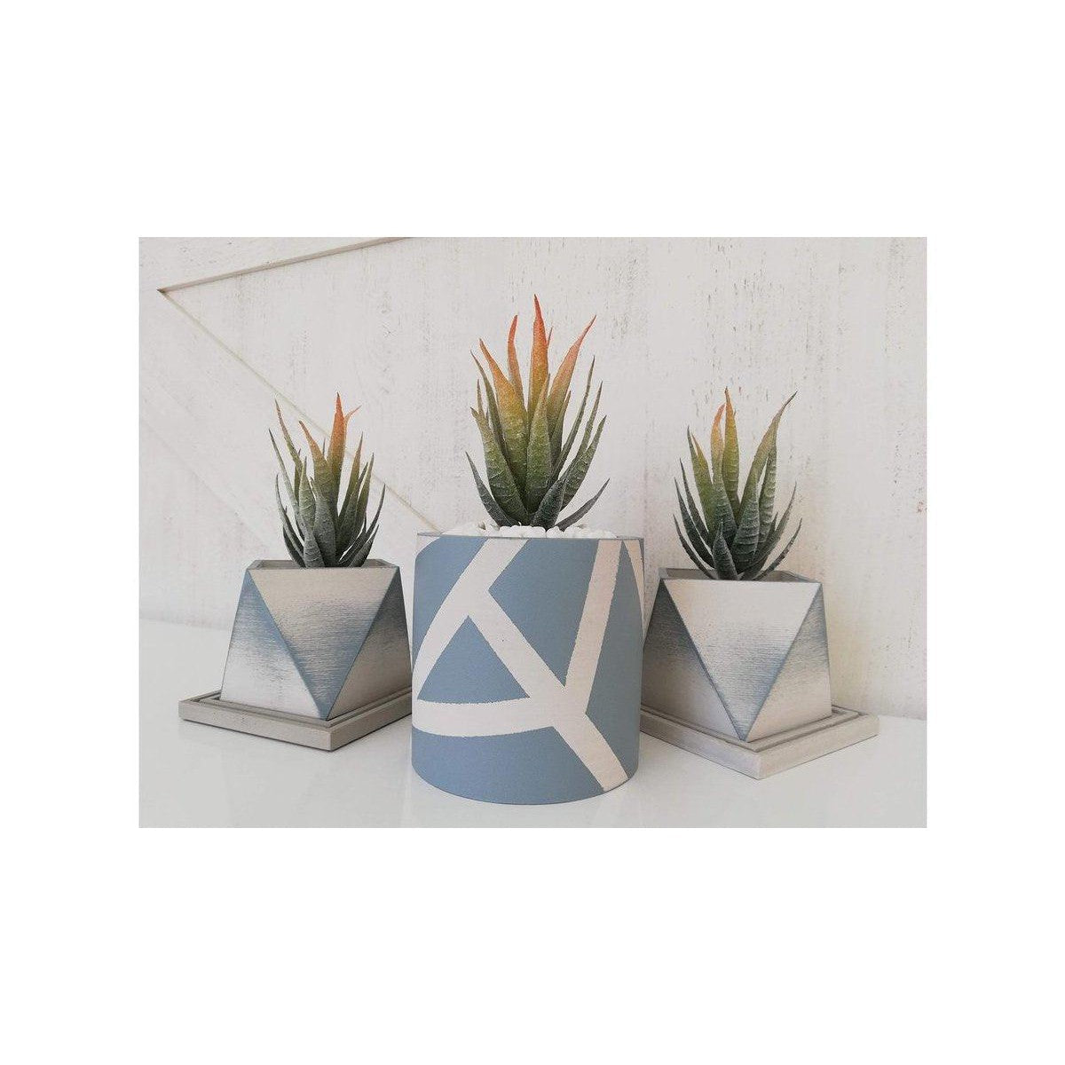 Nova Serisi Üçlü Çiçekli Beton Saksı Seti