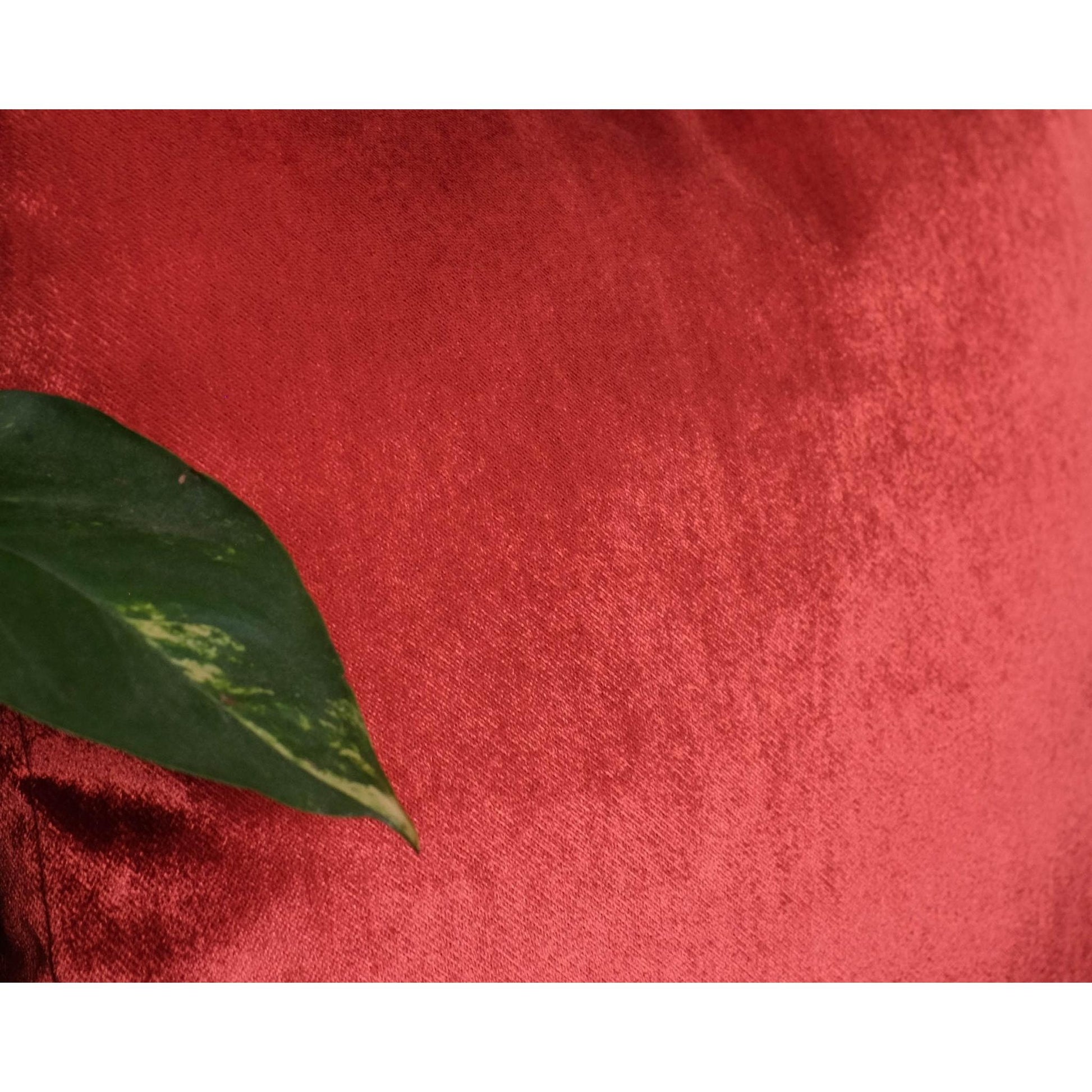 Parlak Şarap Kırmızısı Kadife Yılbaşı Yastık Kılıfı