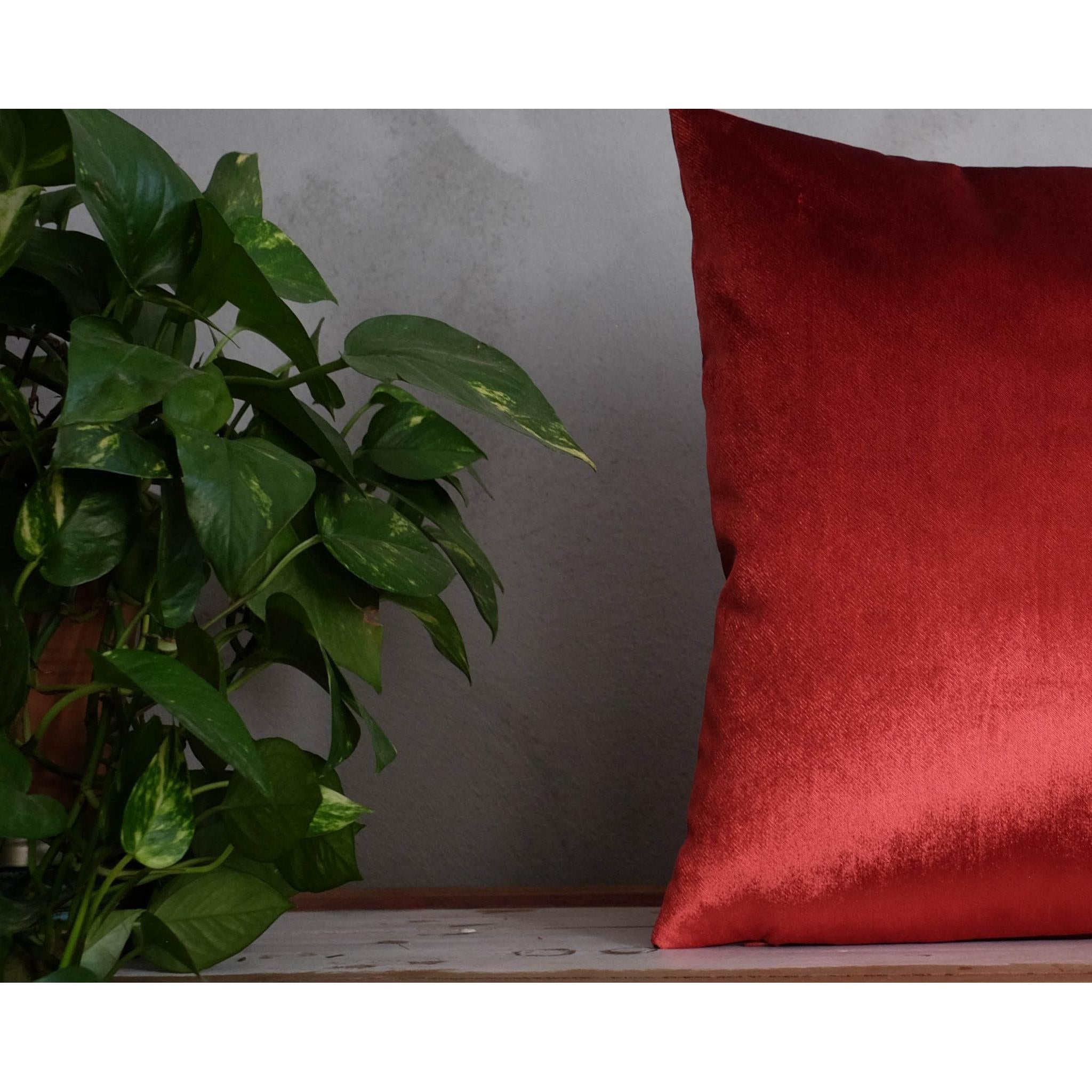 Parlak Şarap Kırmızısı Kadife Yılbaşı Yastık Kılıfı