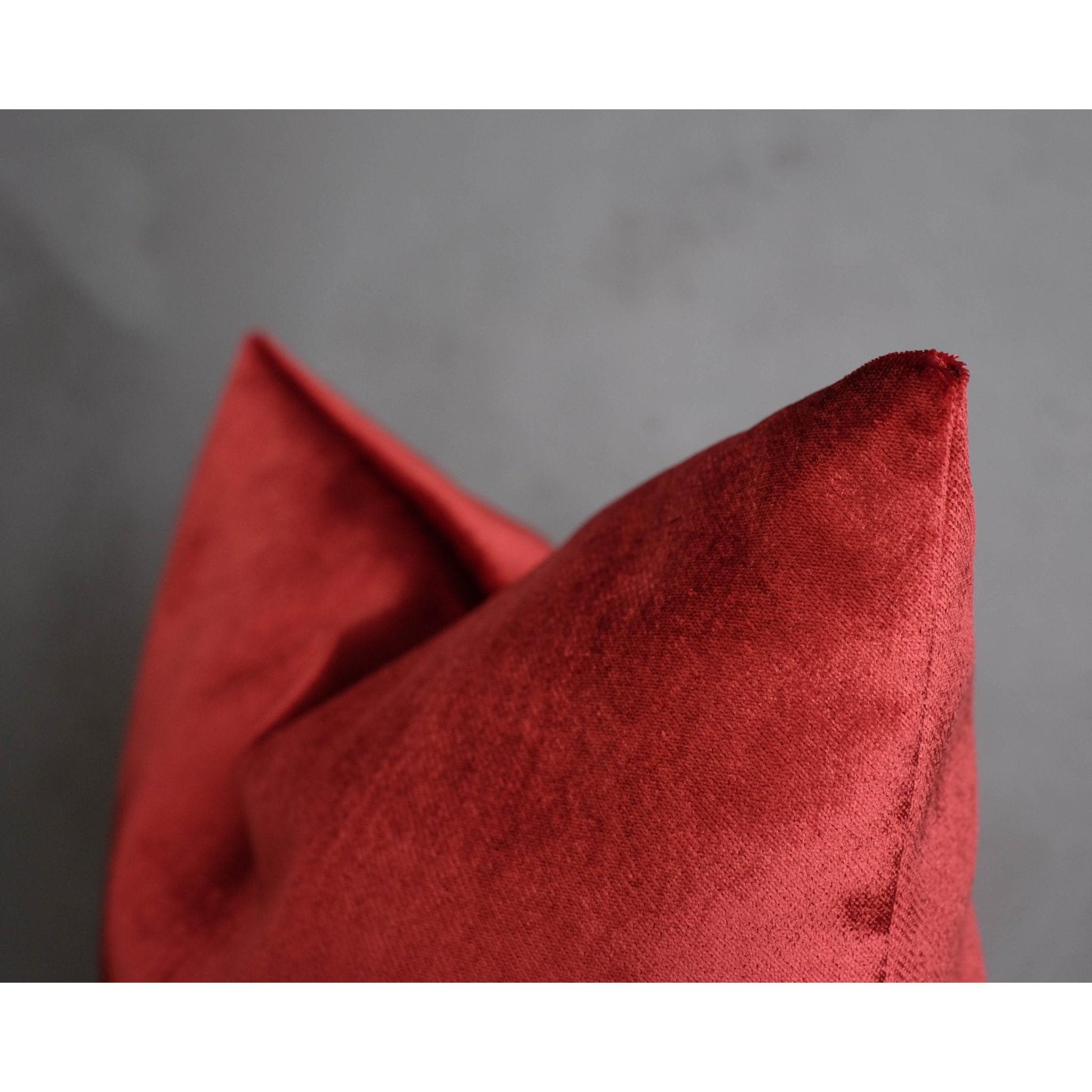 Parlak Şarap Kırmızısı Kadife Yılbaşı Yastık Kılıfı