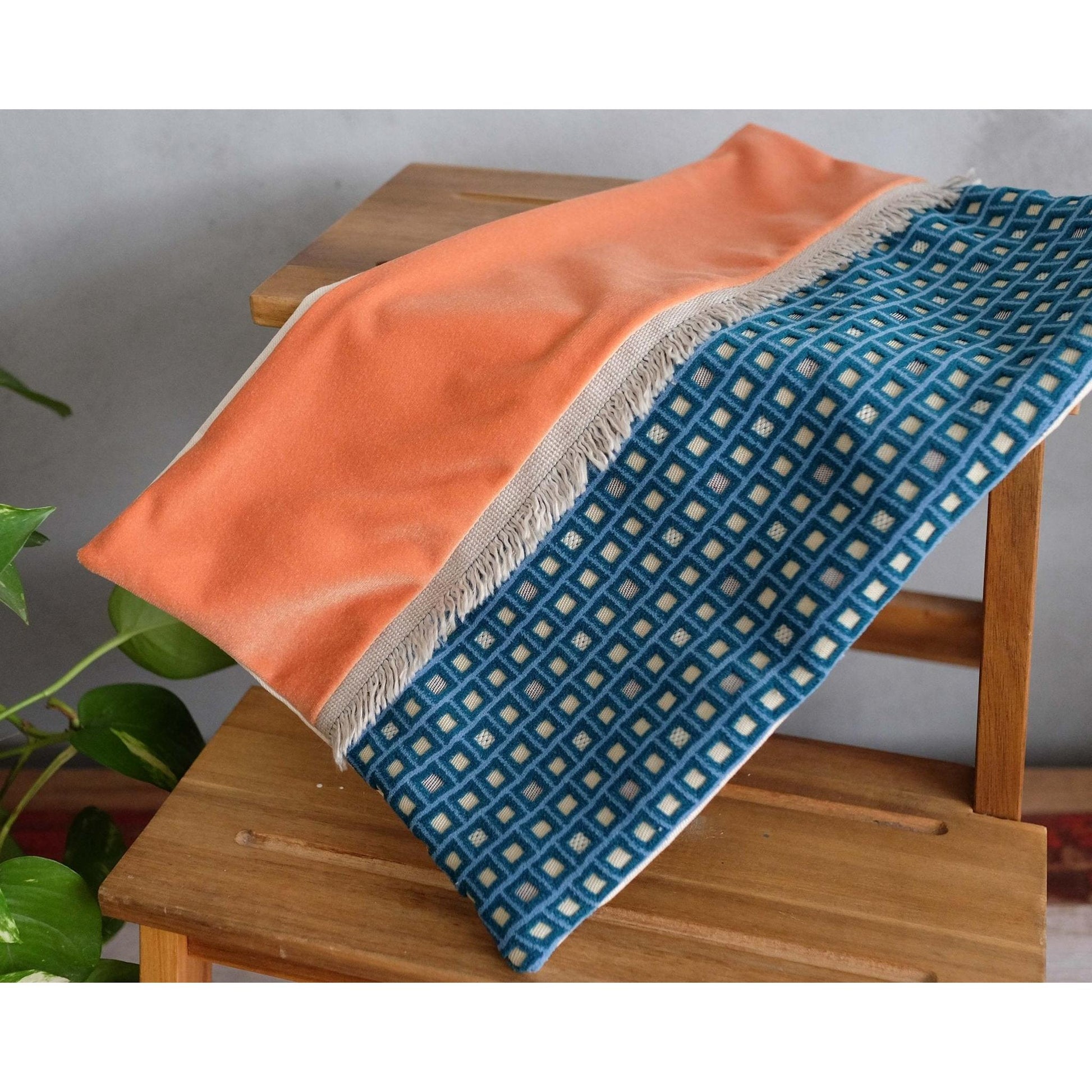 Somon & Petrol Mavisi Özel Tasarım Yastık Kılıfı