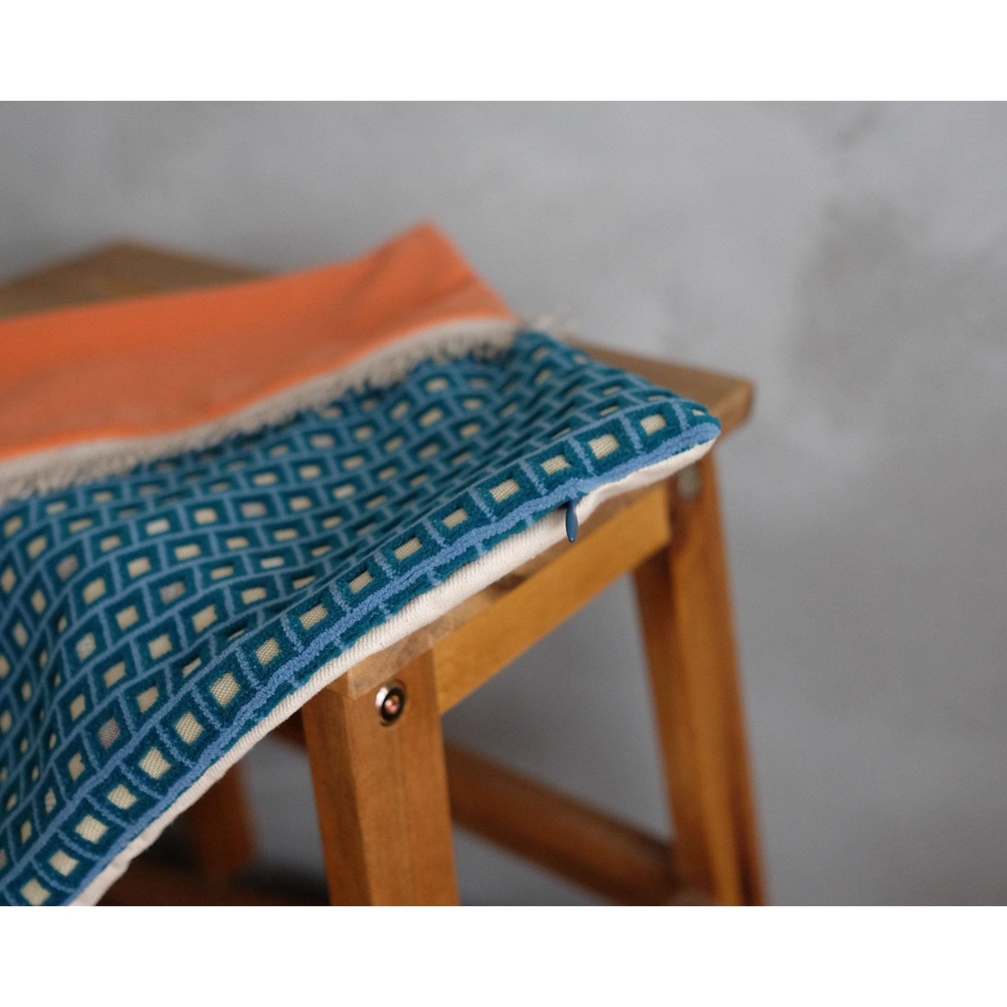 Somon & Petrol Mavisi Özel Tasarım Yastık Kılıfı