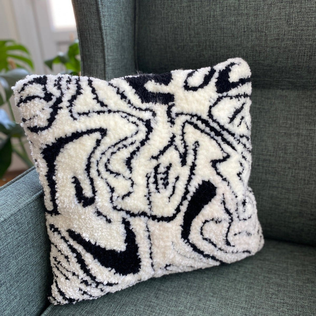 FILLE A FILLE DESIGN STUDIO - Flow Black Pillow - Yastık & Kırlent